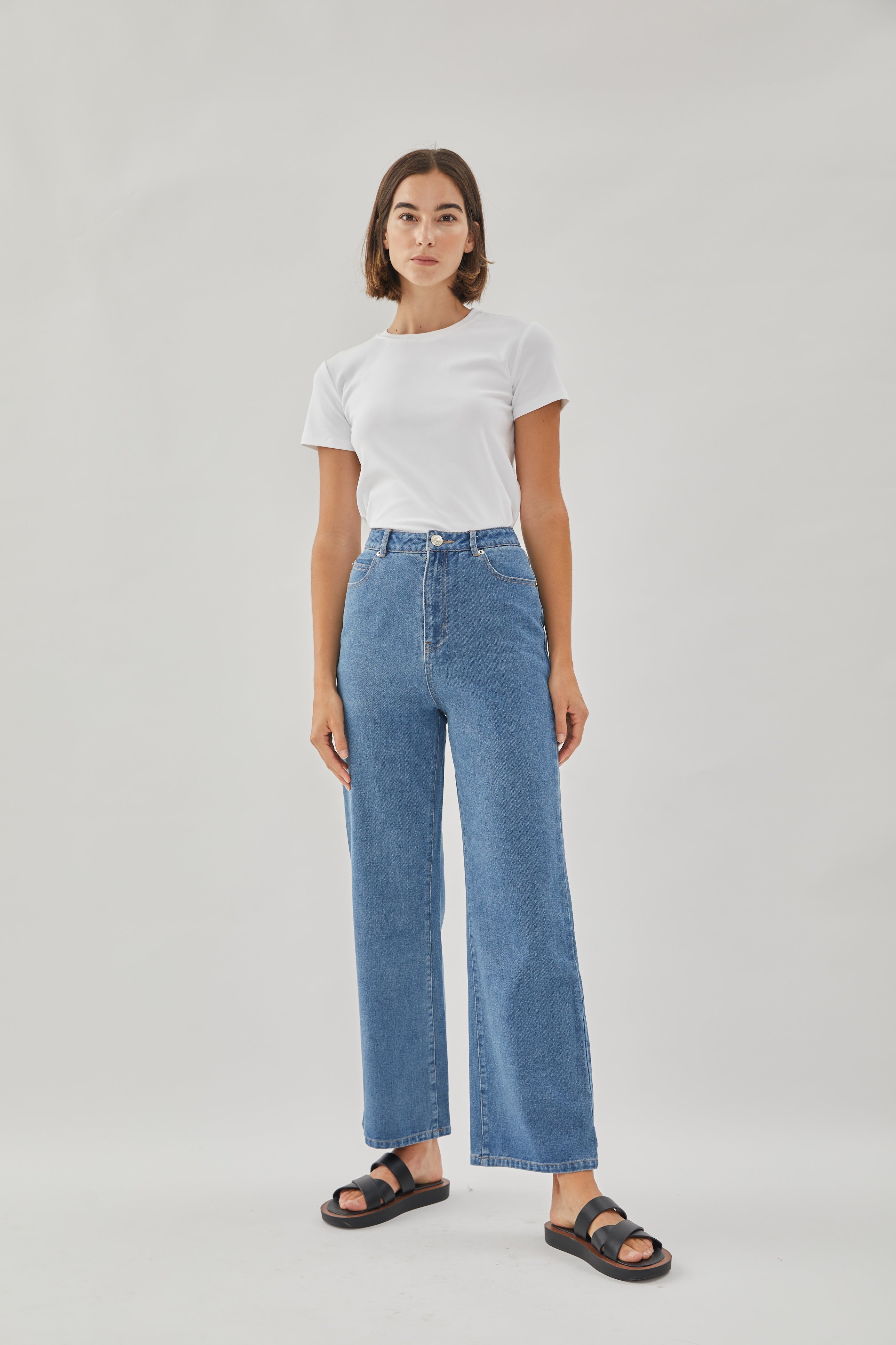 Studios High Rise Straight Cut Jeans in Midwash