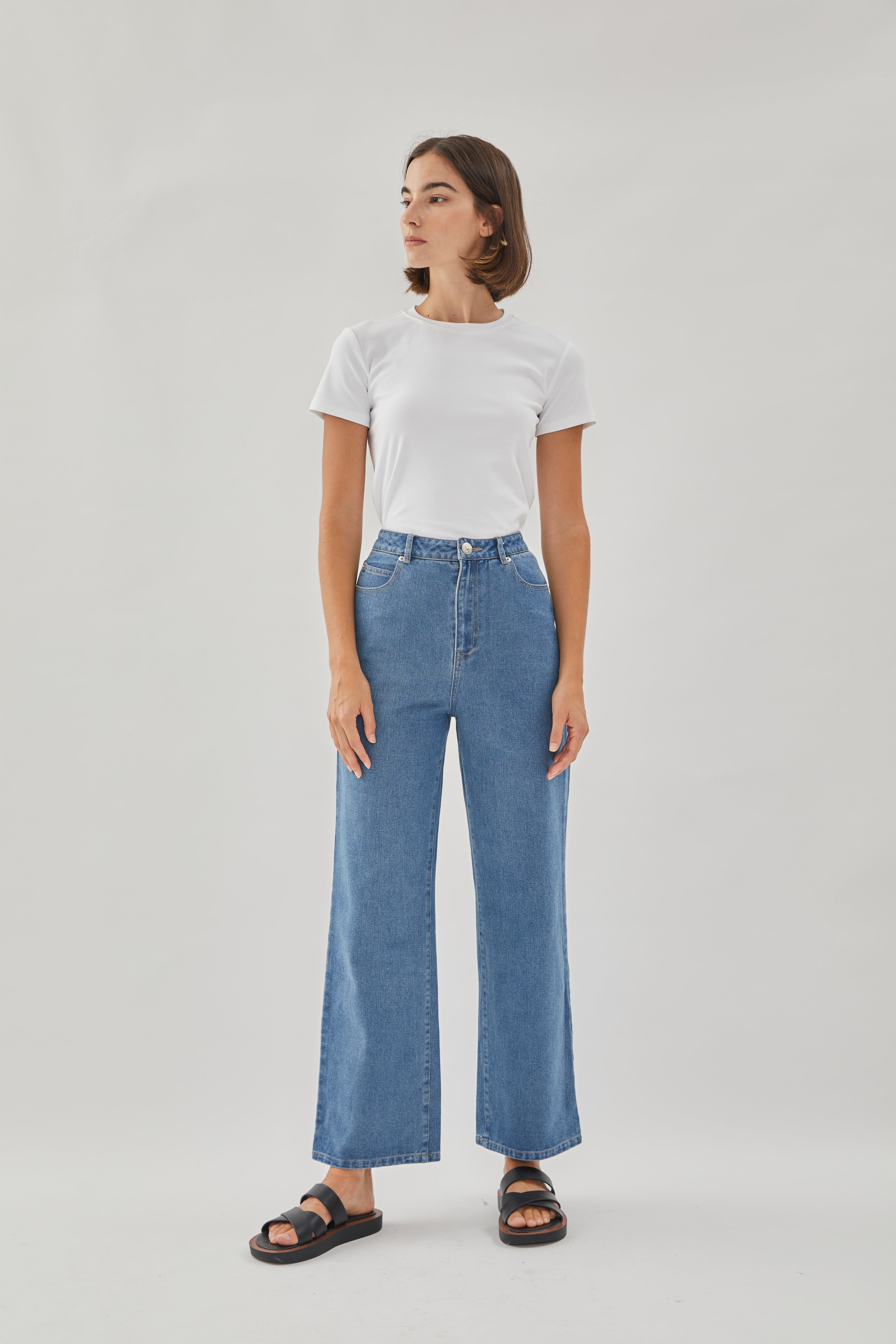 Studios High Rise Straight Cut Jeans in Midwash