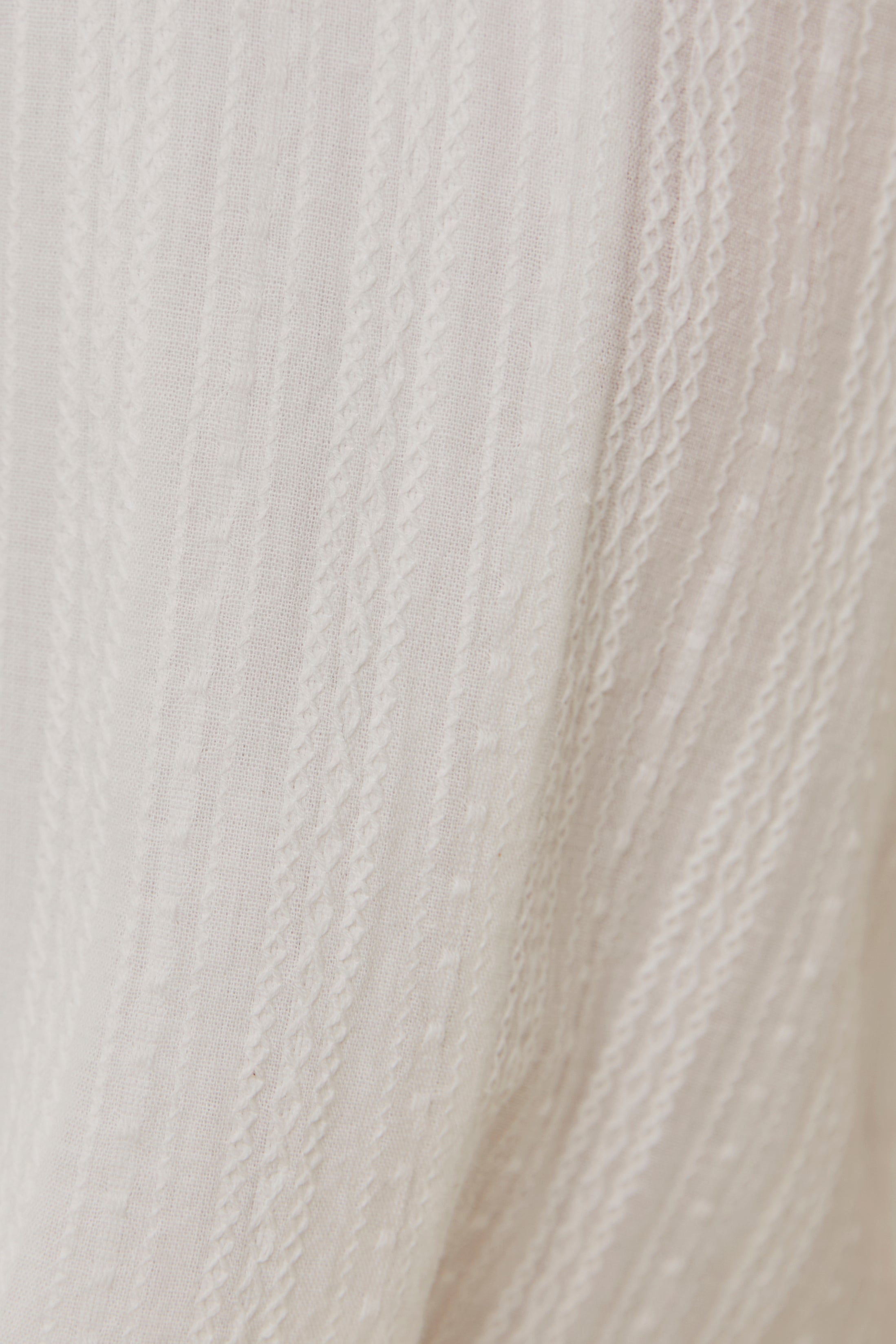 Embroidered Knotted Shirt in Textured White