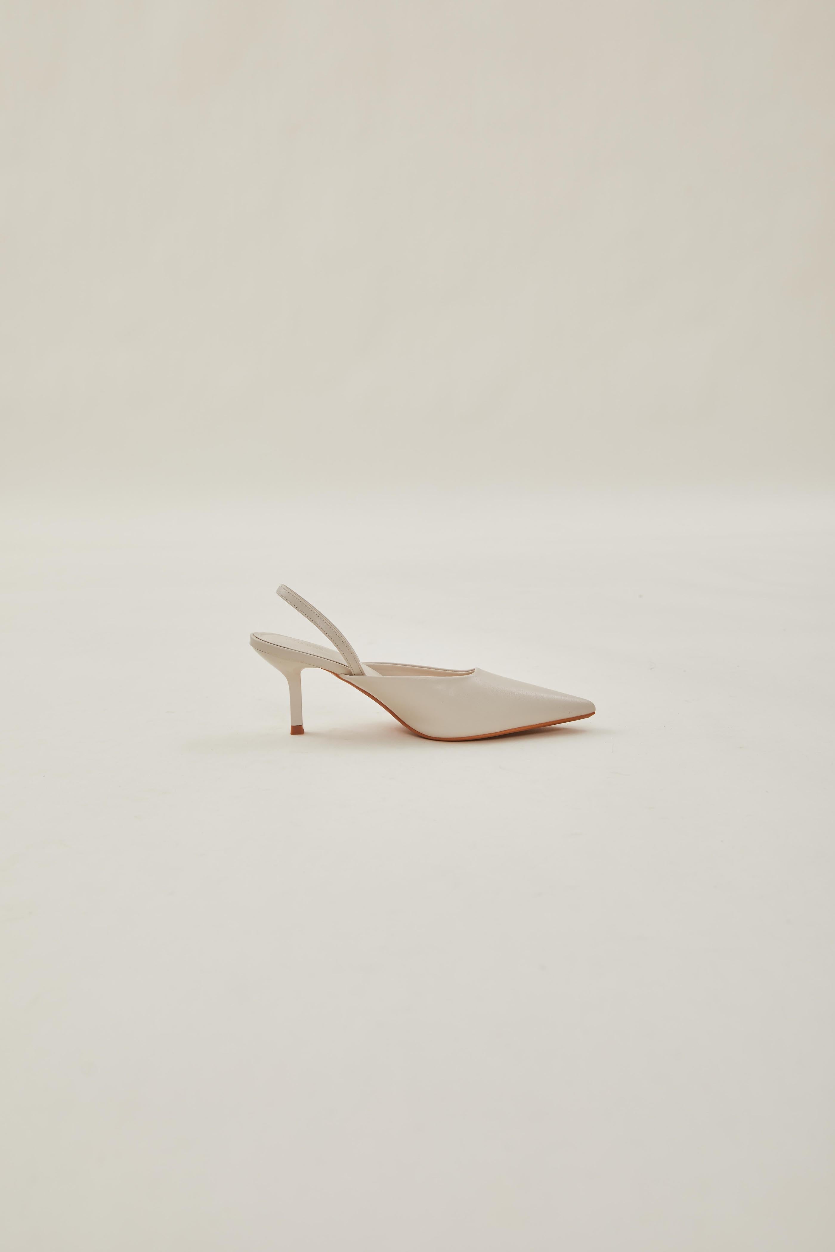 Emy Pointed Heels in Off White