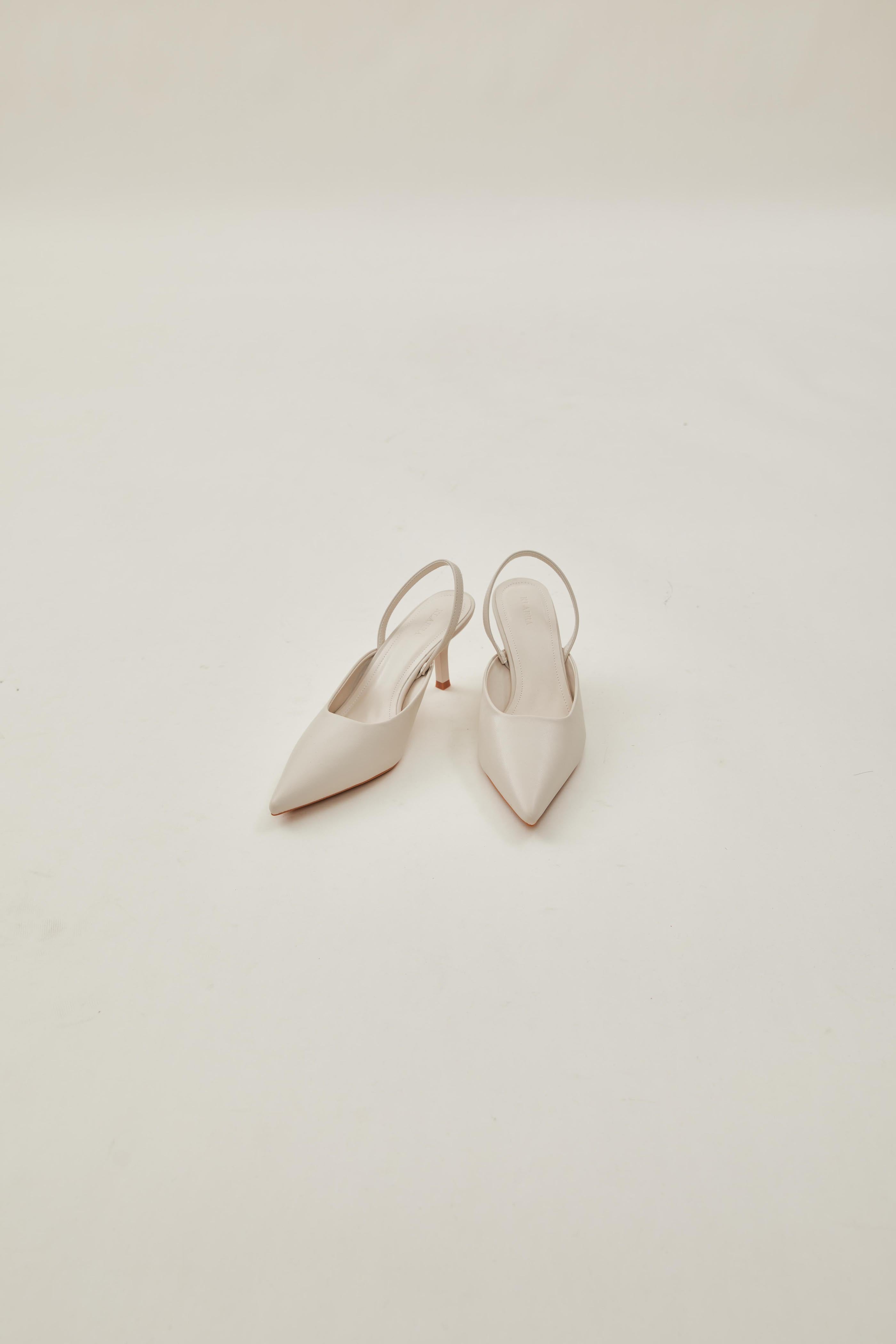 Emy Pointed Heels in Off White
