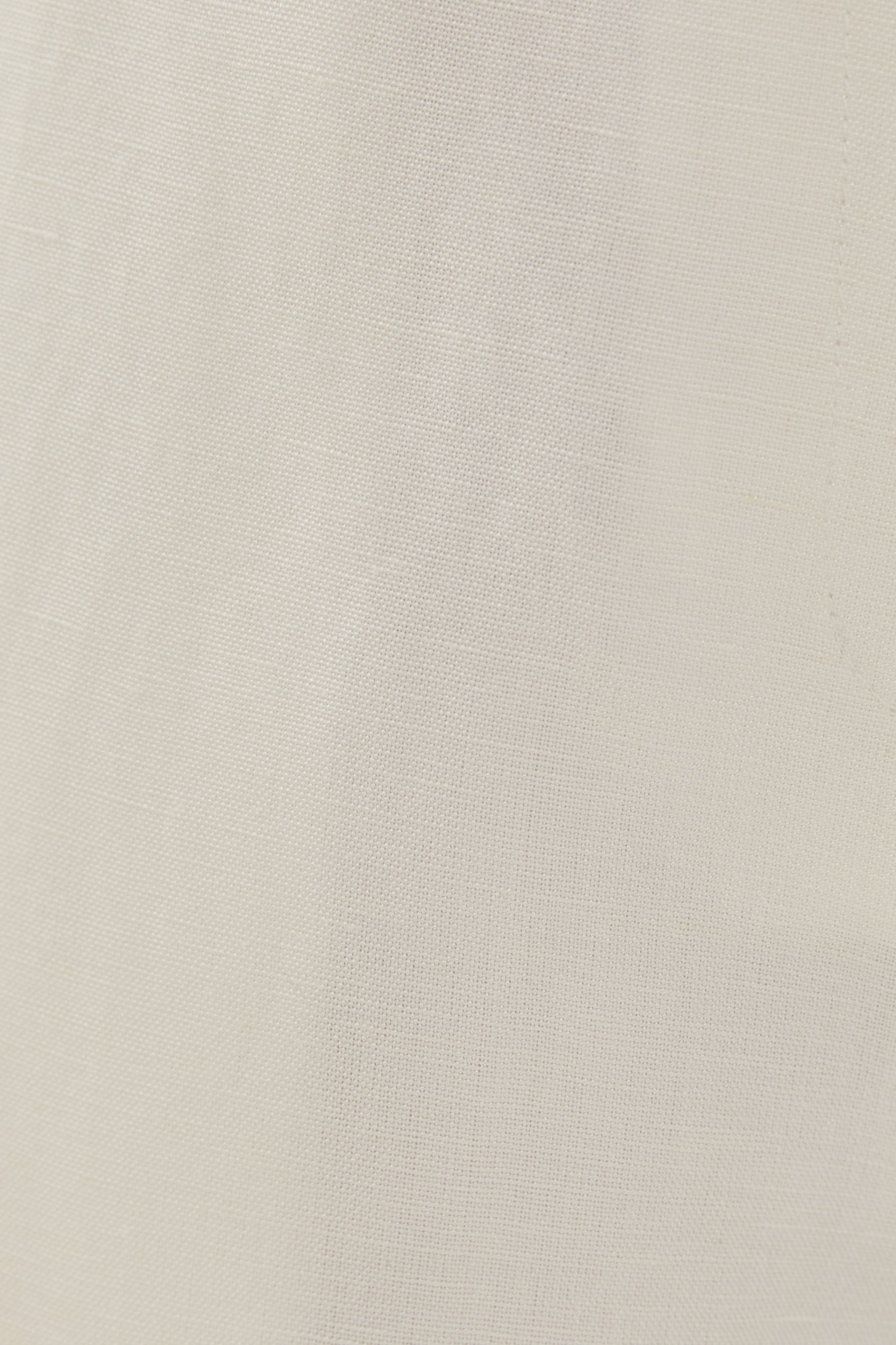 Relaxed Linen Shorts in White