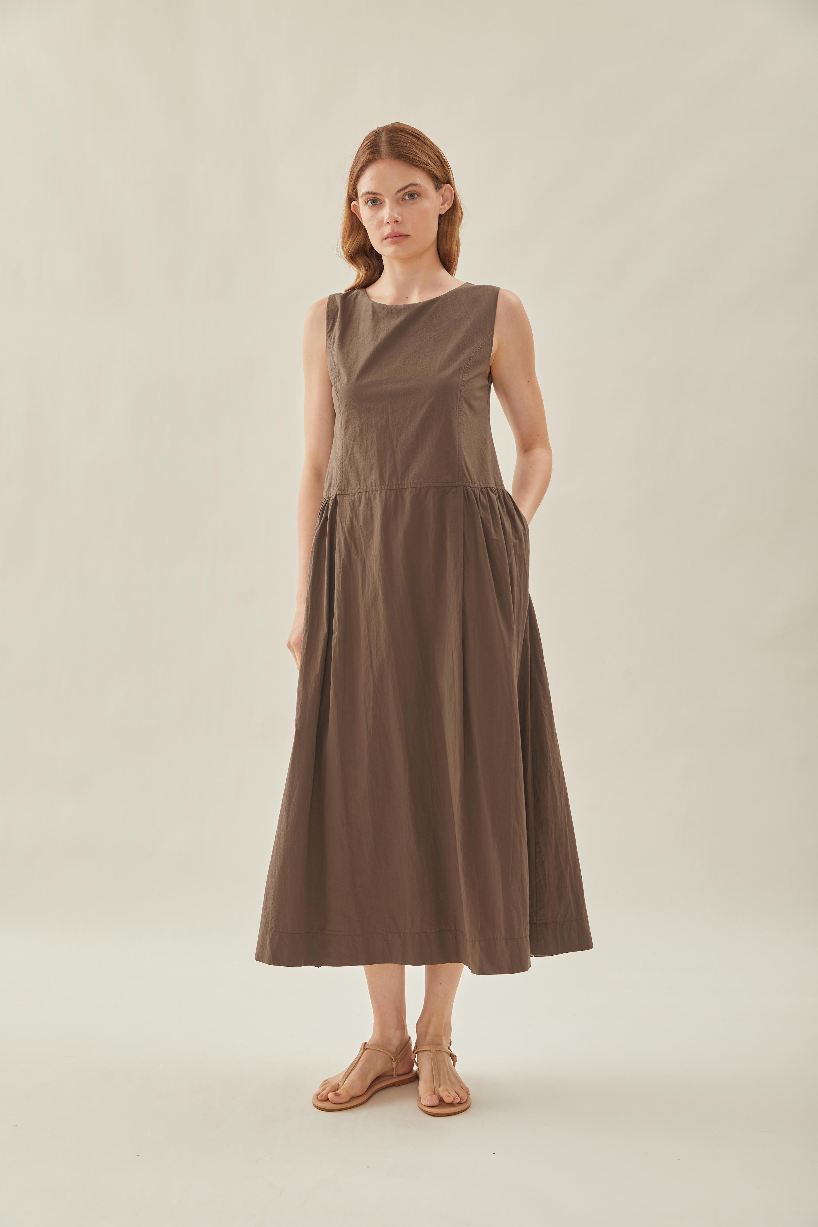 Cotton Poplin Sleeveless Dress in Toffee