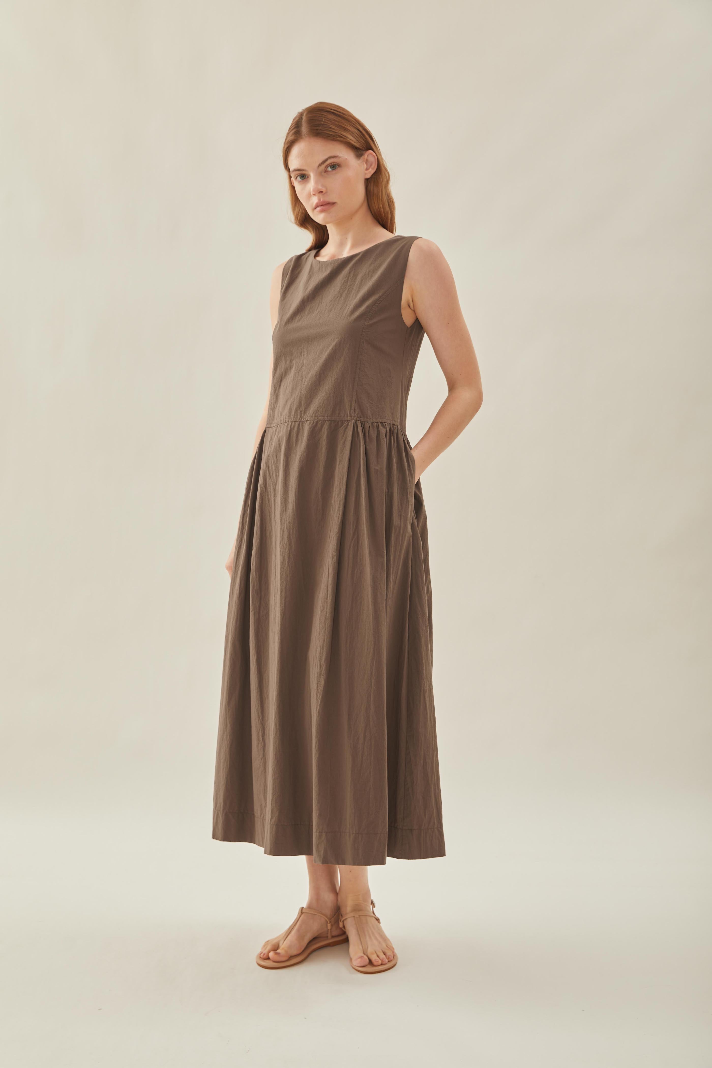 Cotton Poplin Sleeveless Dress in Toffee