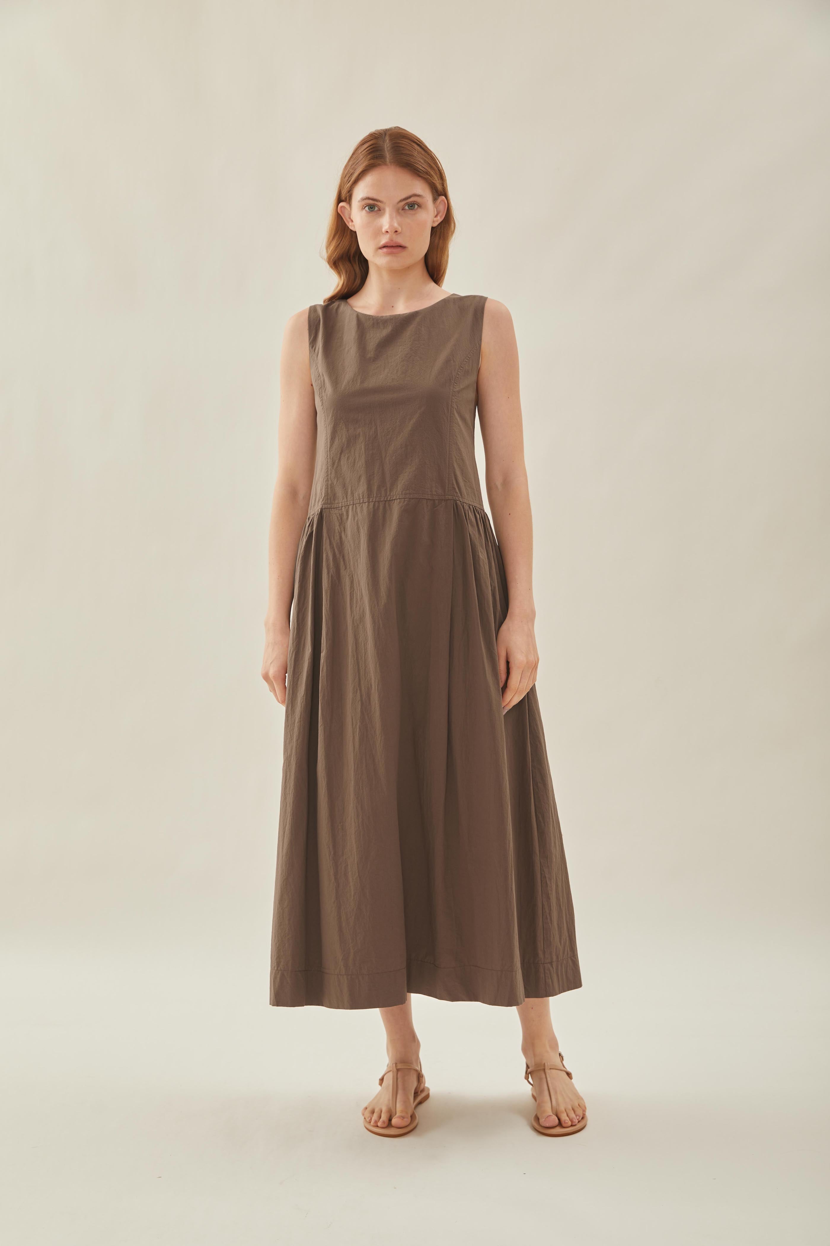 Cotton Poplin Sleeveless Dress in Toffee