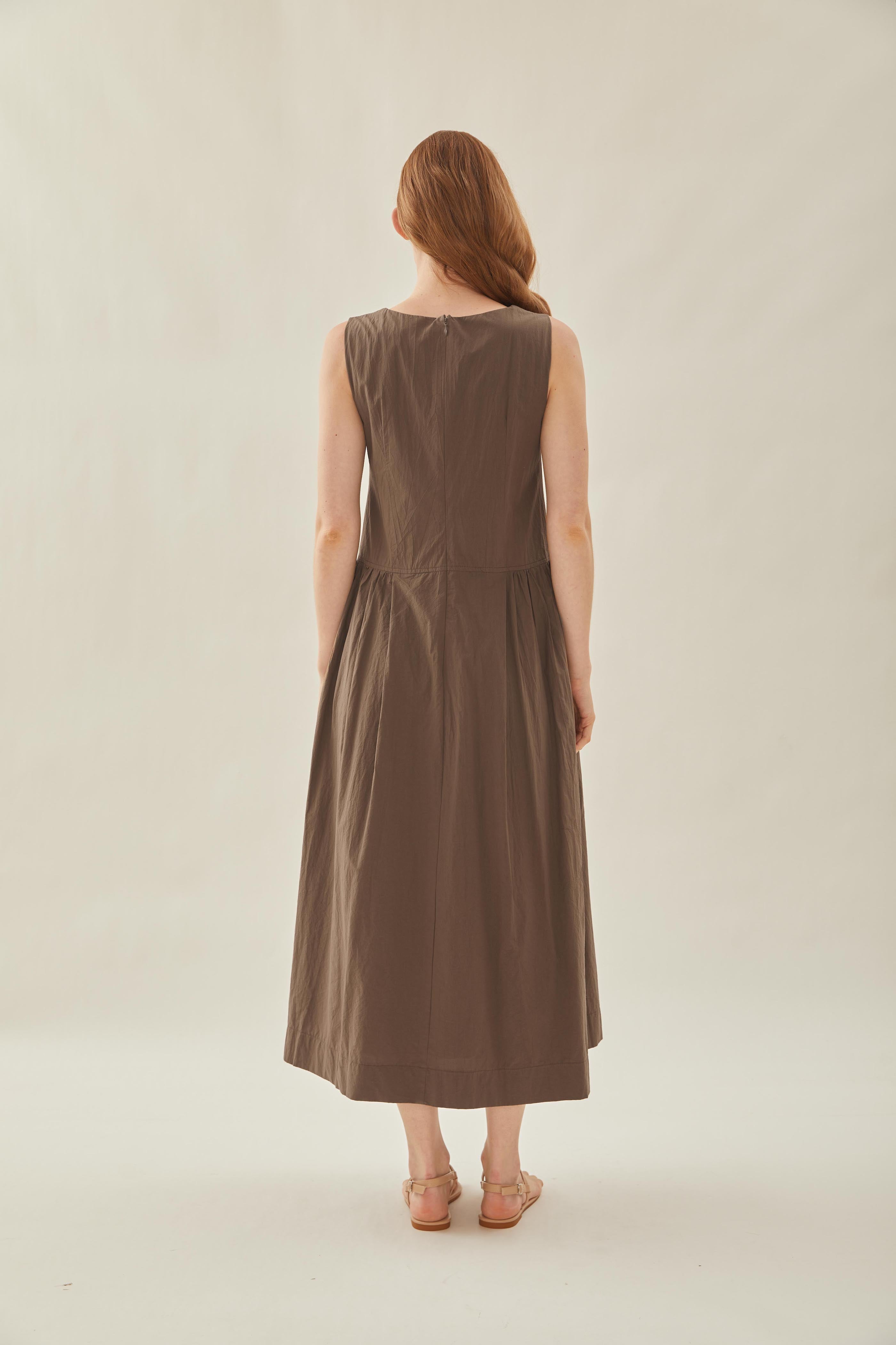 Cotton Poplin Sleeveless Dress in Toffee