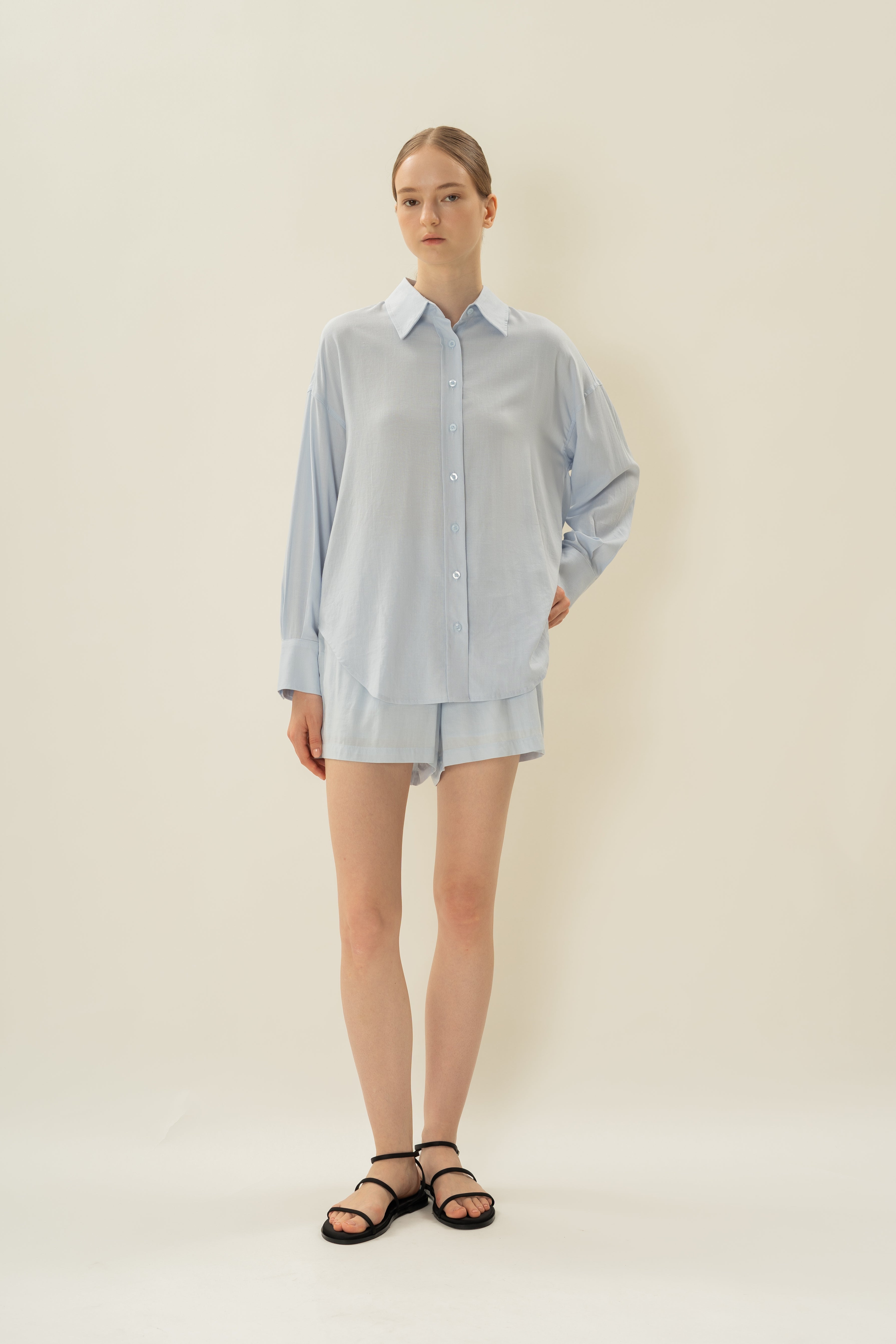 Linen Gathered Waist Shorts in Mist Blue