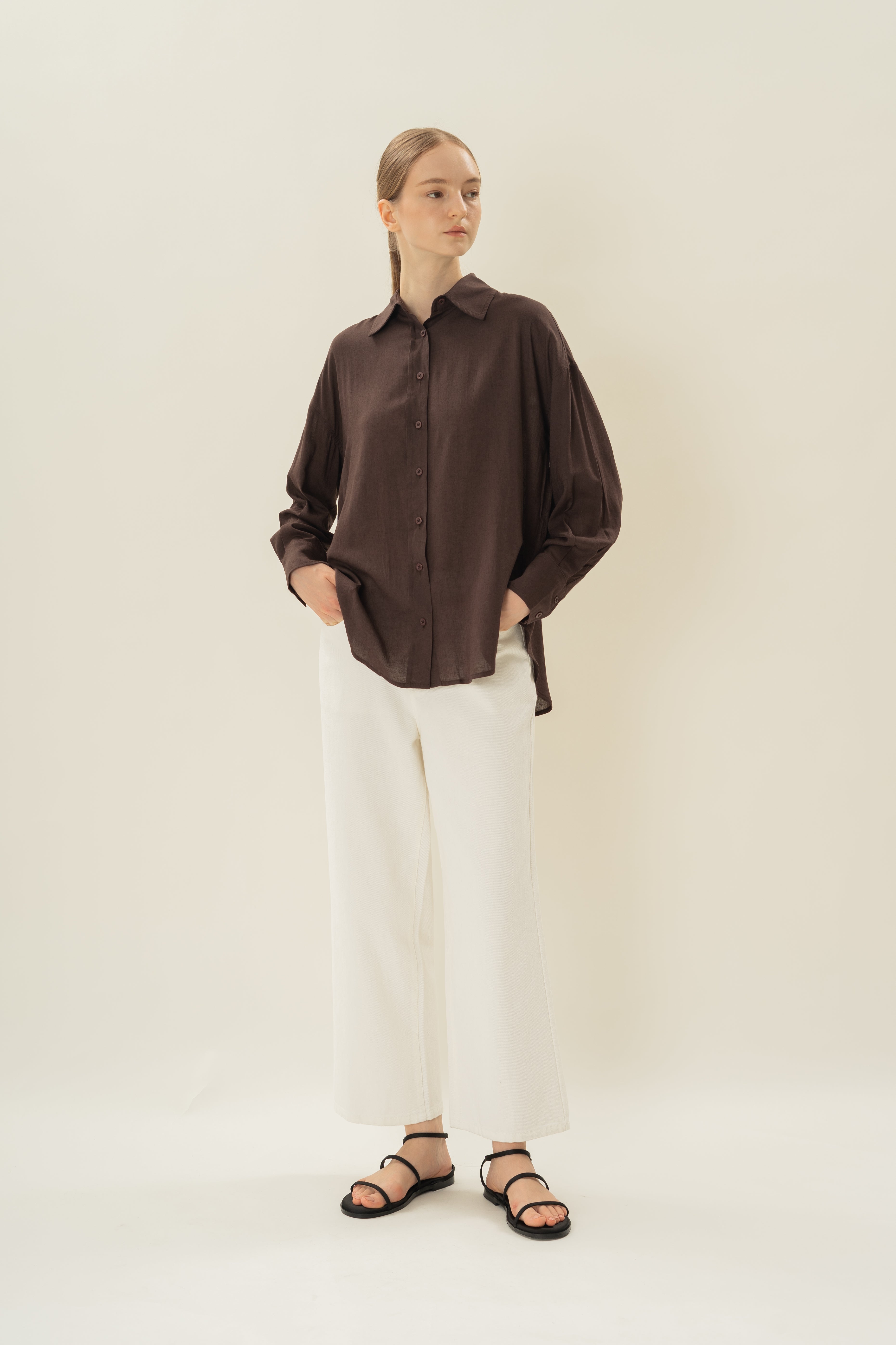 Linen Long Sleeved Shirt in Umber