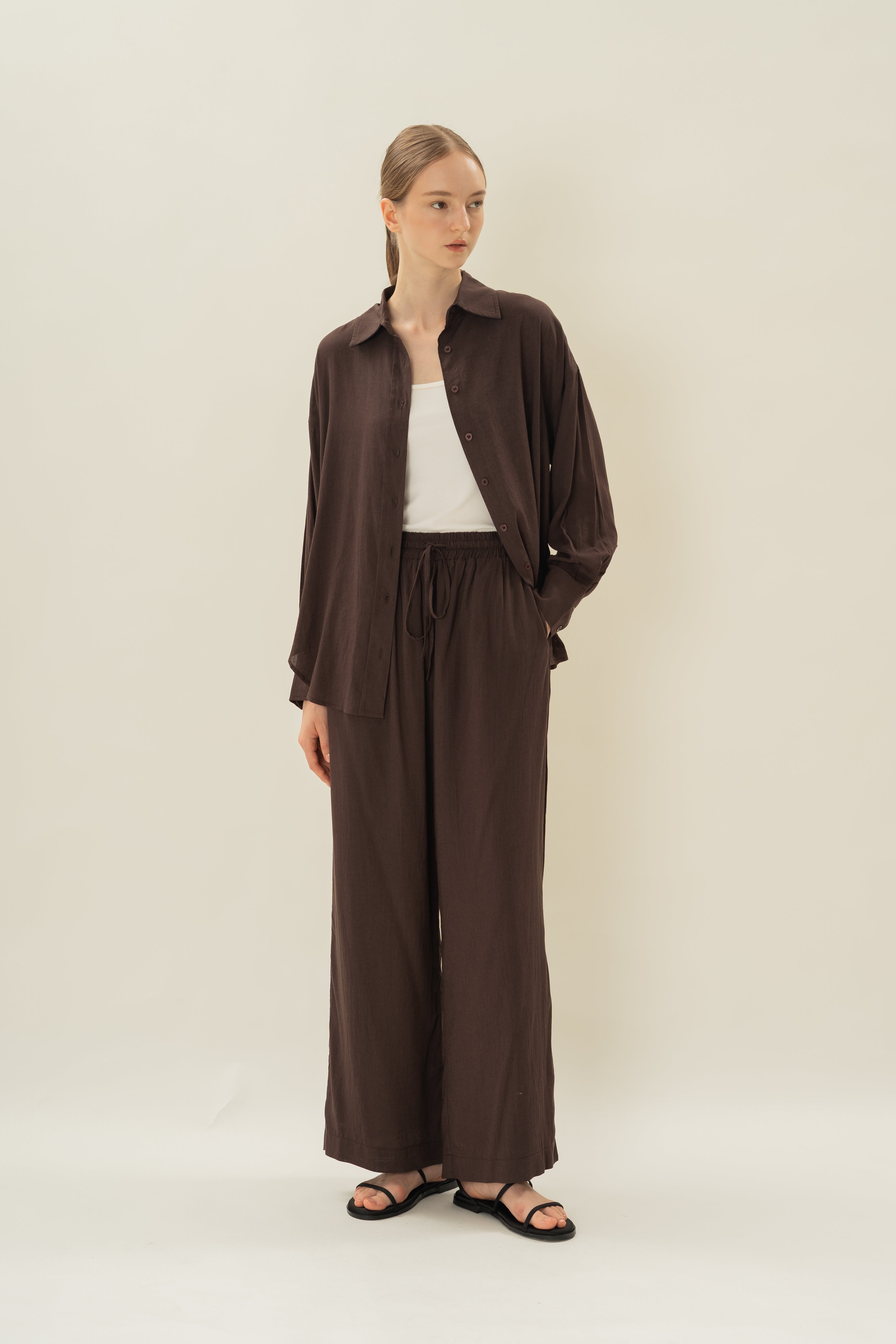 Linen Gathered Waist Pants in Umber