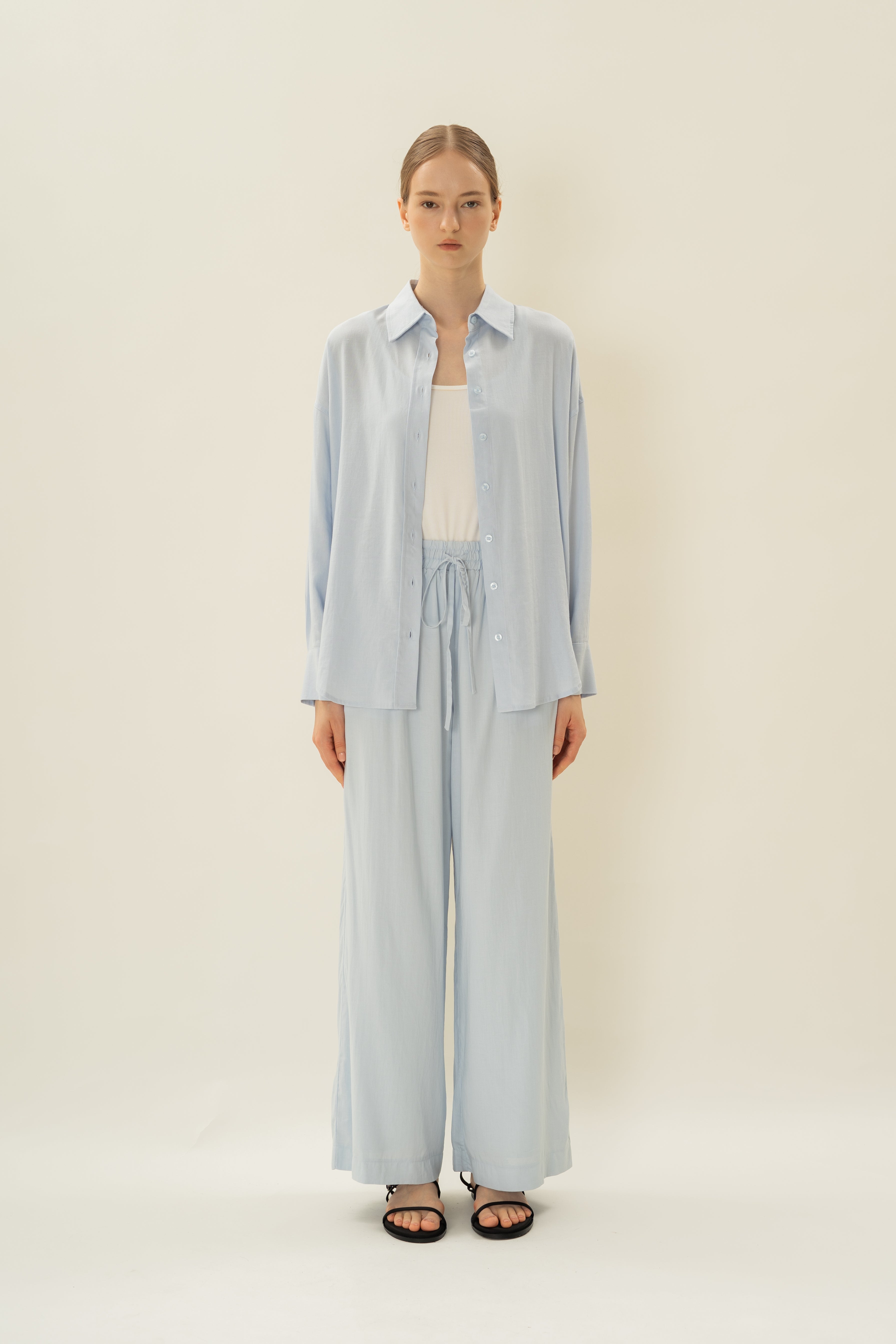 Linen Gathered Waist Pants in Mist Blue