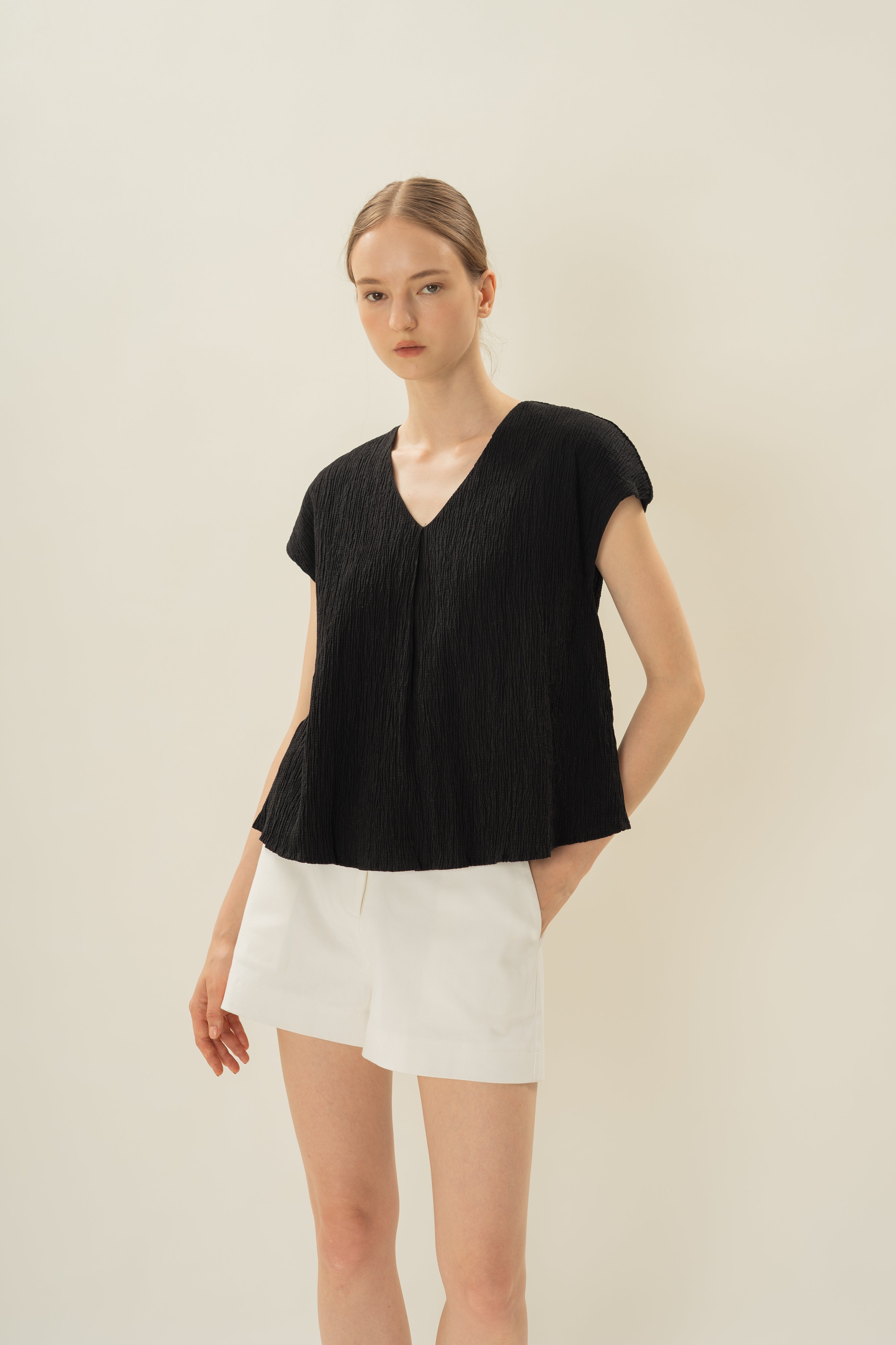 Textured V Neck Sleeved Top in Black