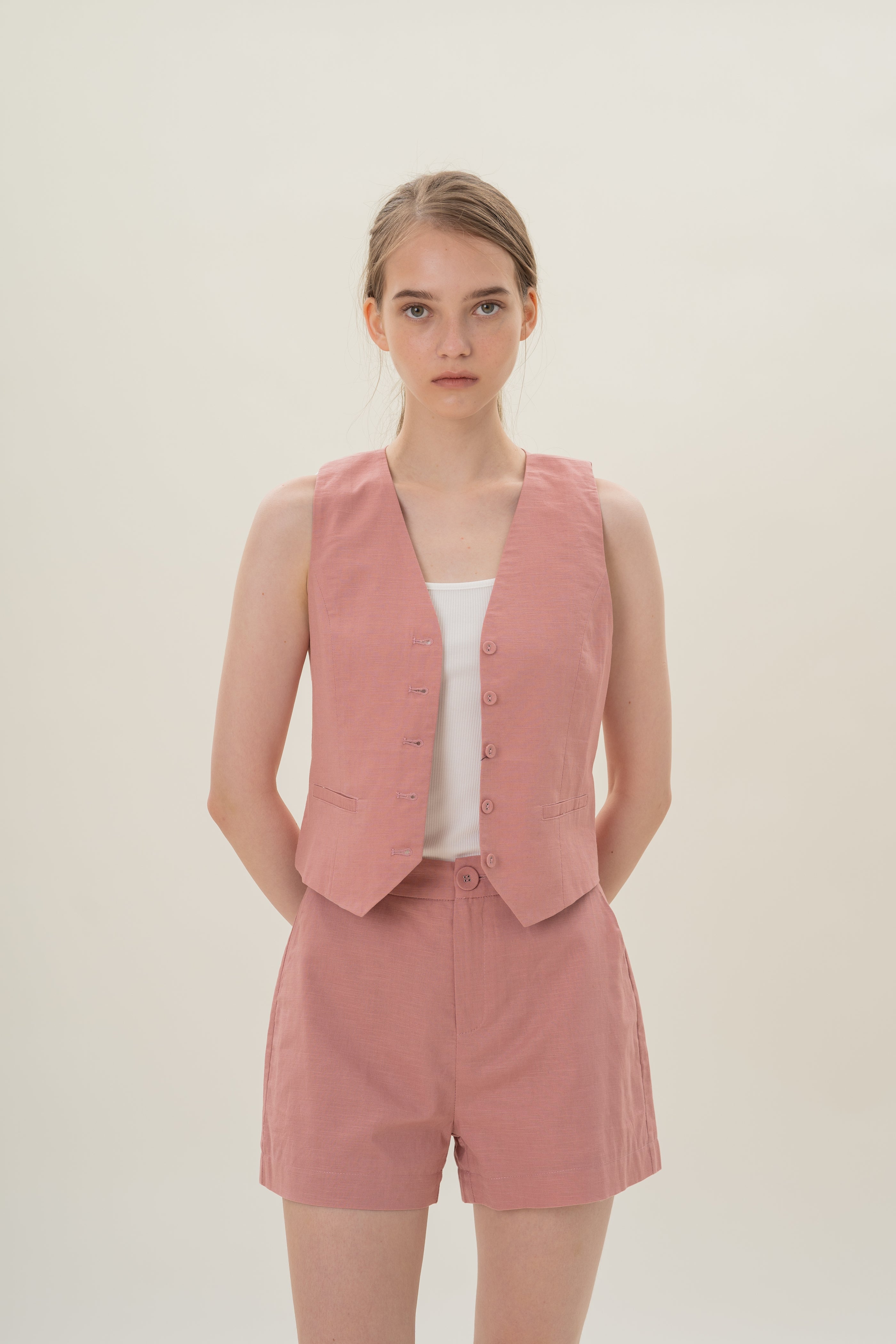 Relaxed Textured Linen Shorts in Tea Rose