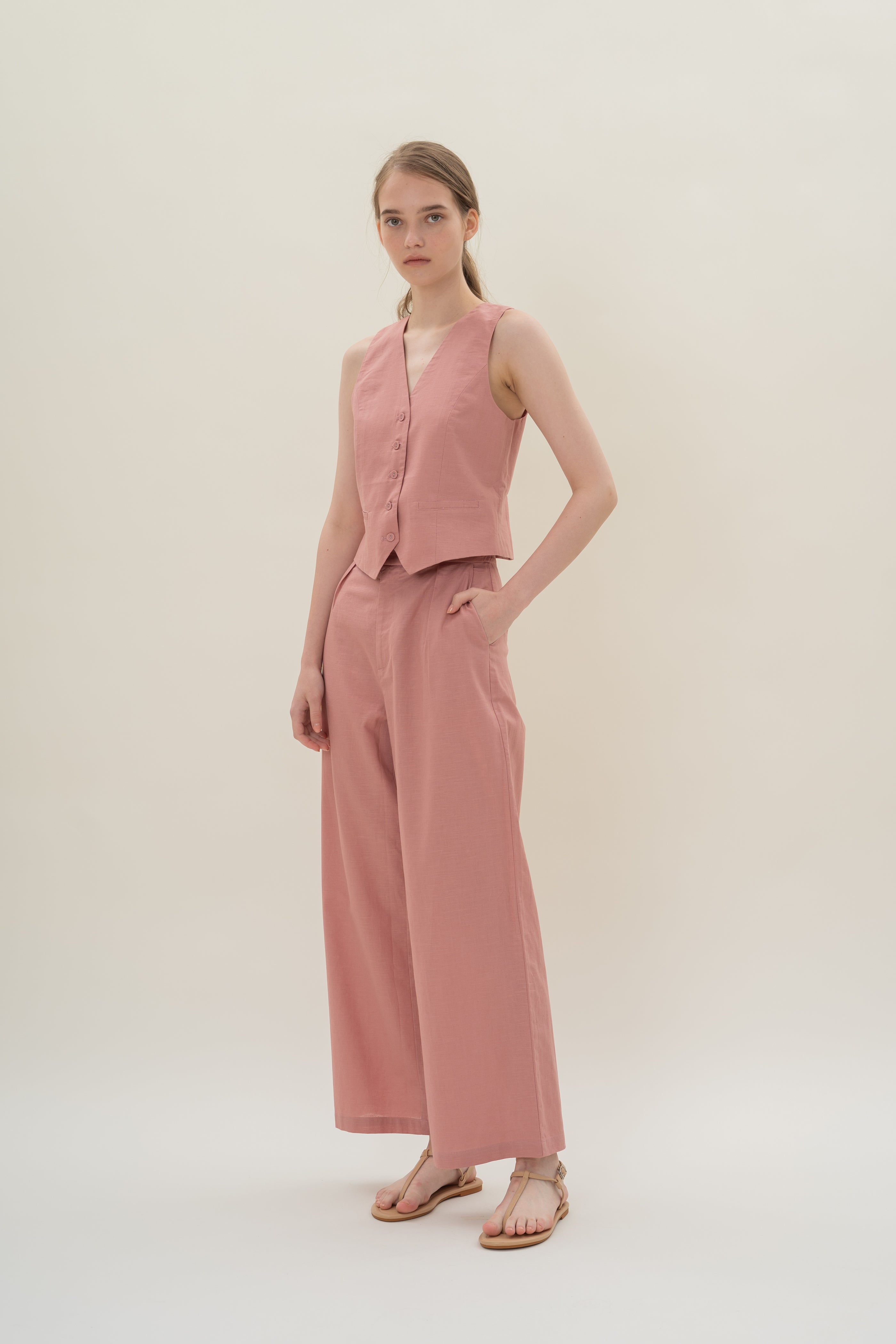 Textured Linen Pleated Trouser in Tea Rose