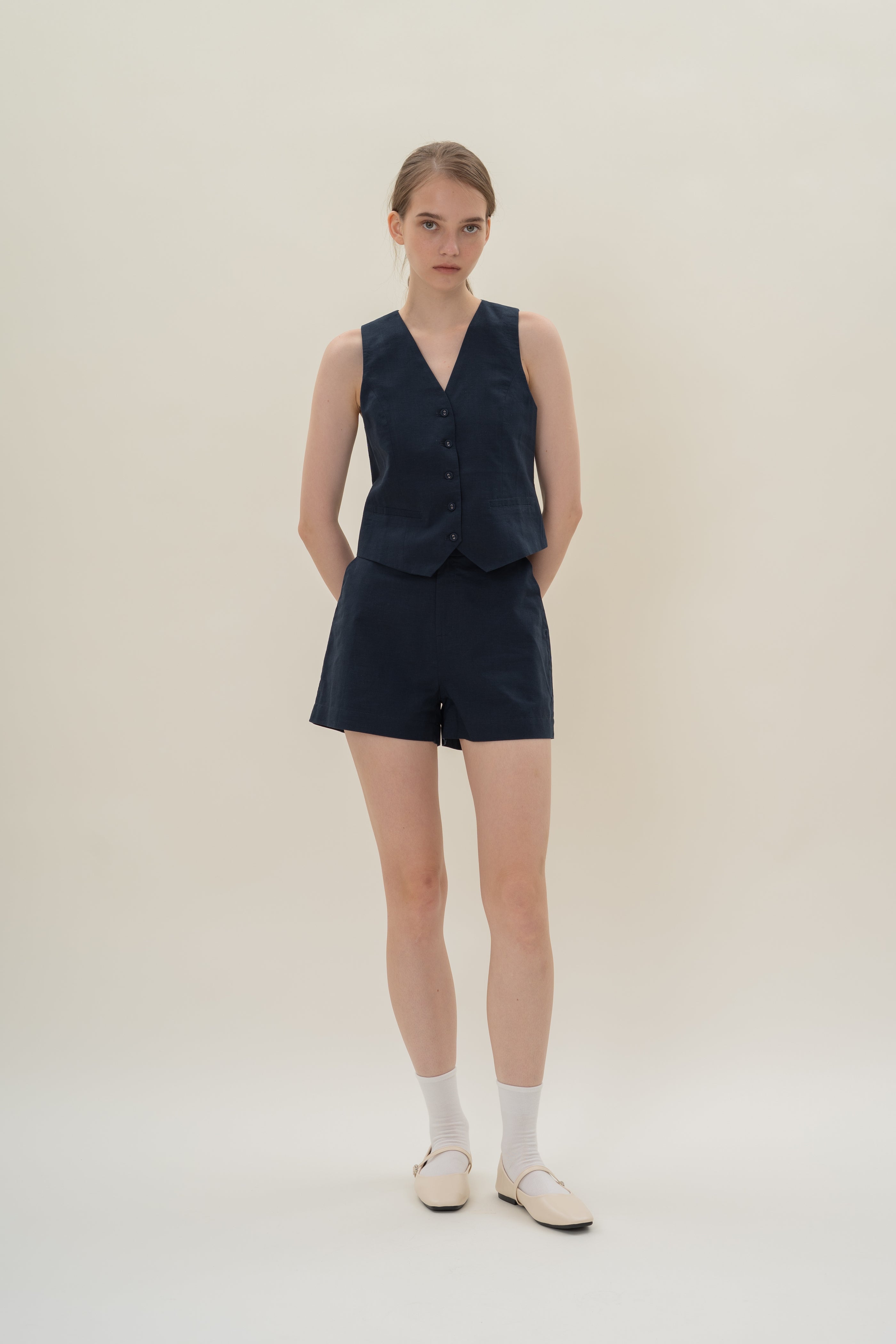 Relaxed Textured Linen Shorts in Midnight