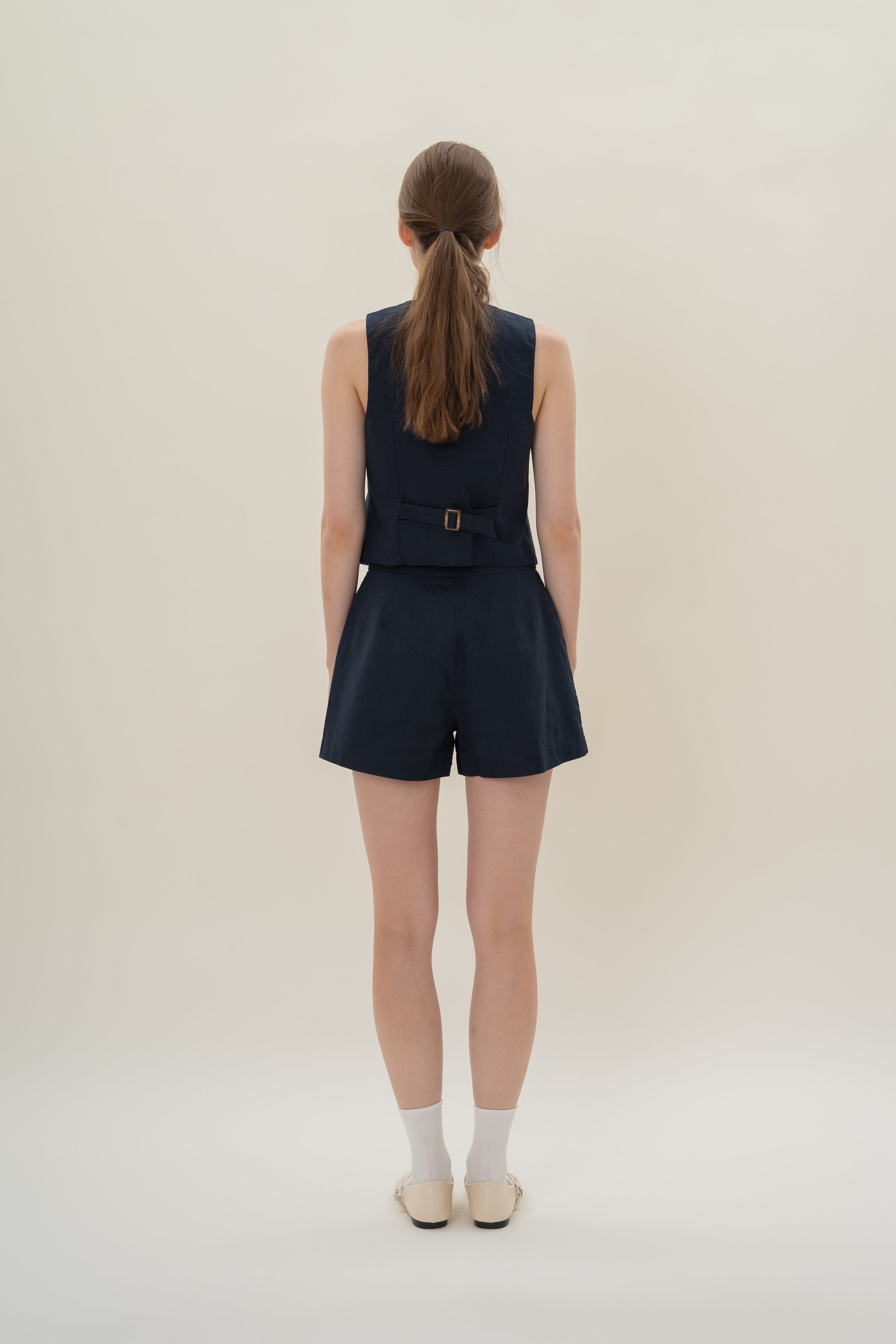 Relaxed Textured Linen Shorts in Midnight