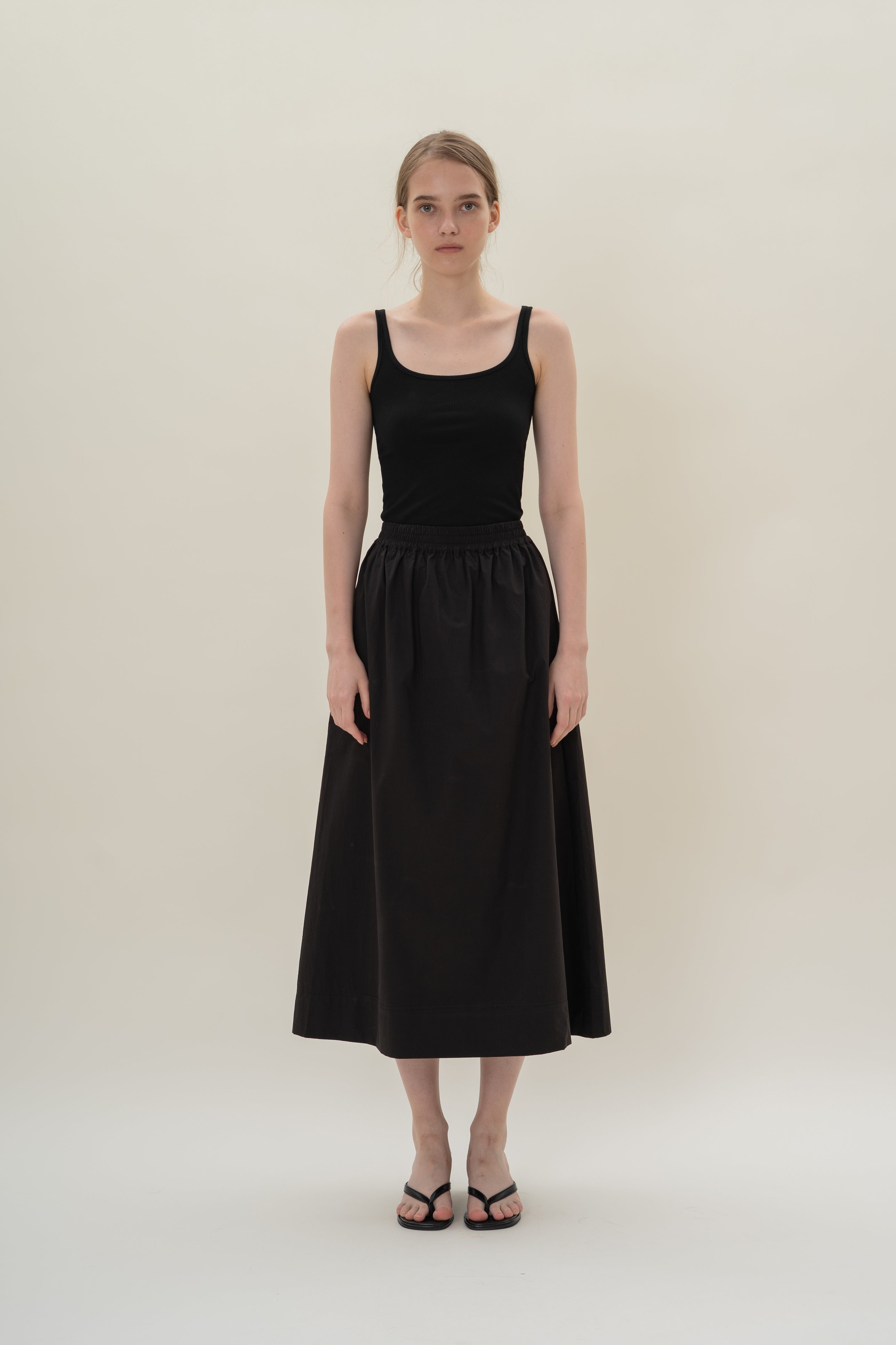 Cotton Poplin Gathered Waist Skirt in Black