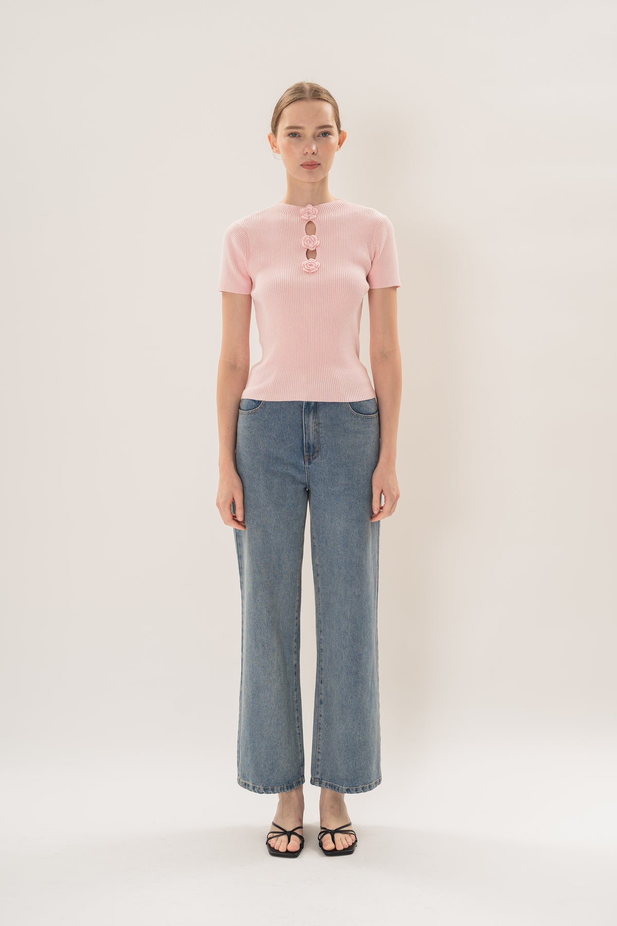 Floral Applique Short Sleeve Knit Top in Pink