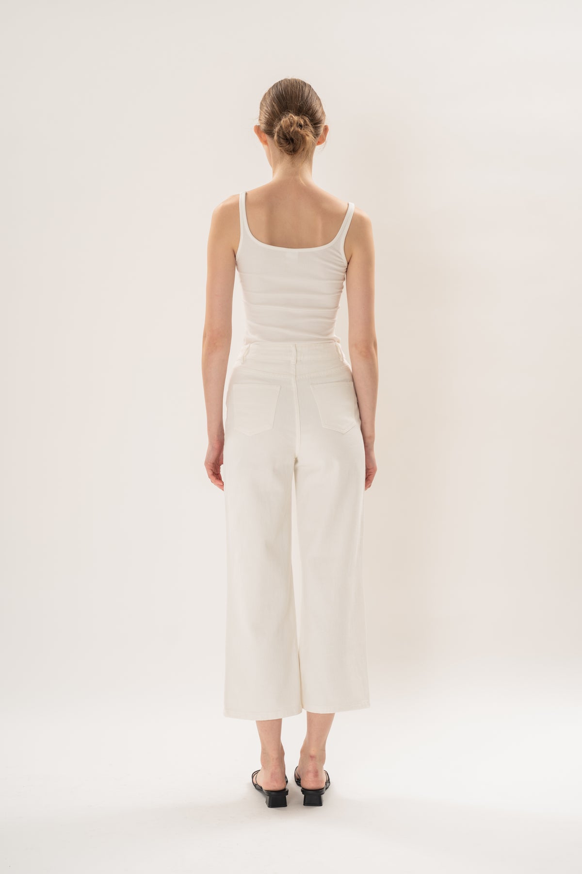 Petite Studios Classic Straight Cut Jeans in White