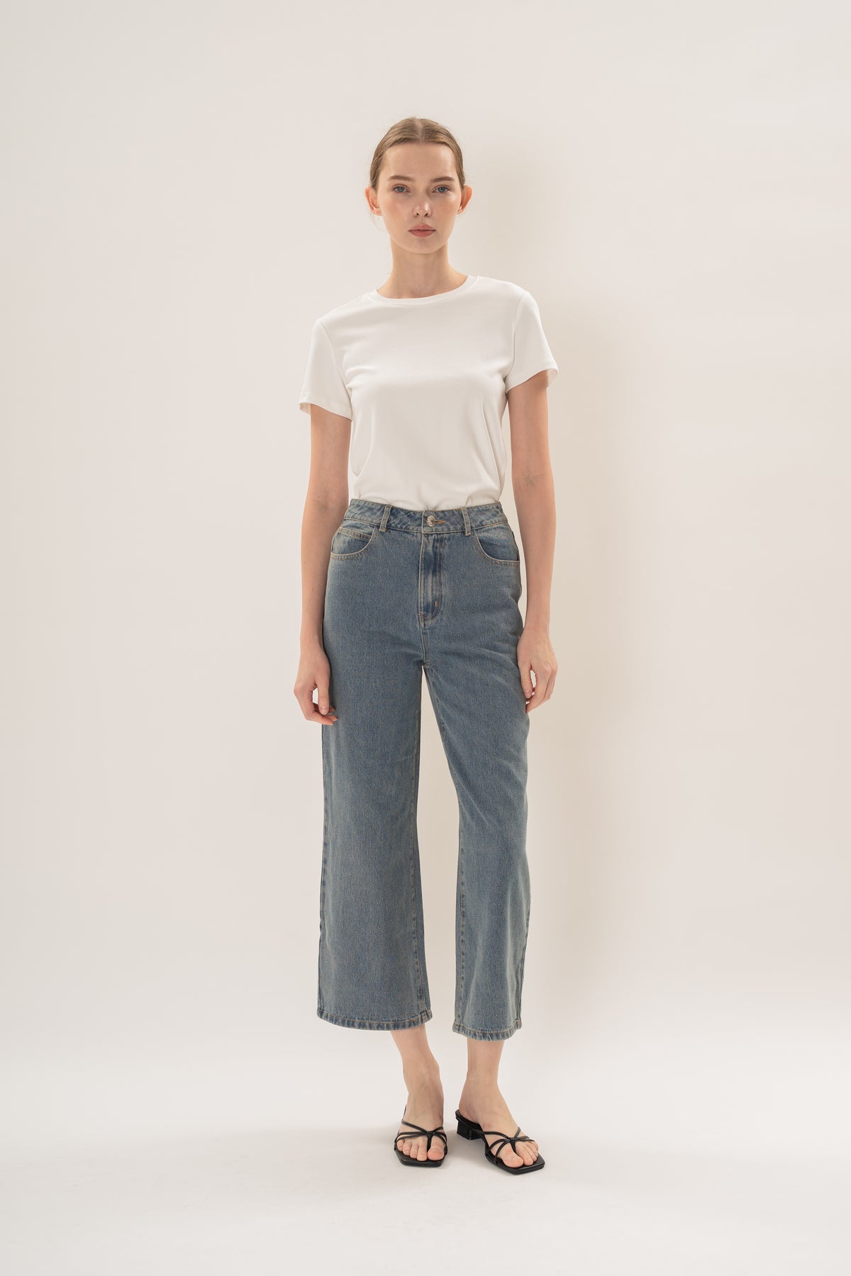 Petite Studios Classic Straight Cut Jeans in Blue Wash