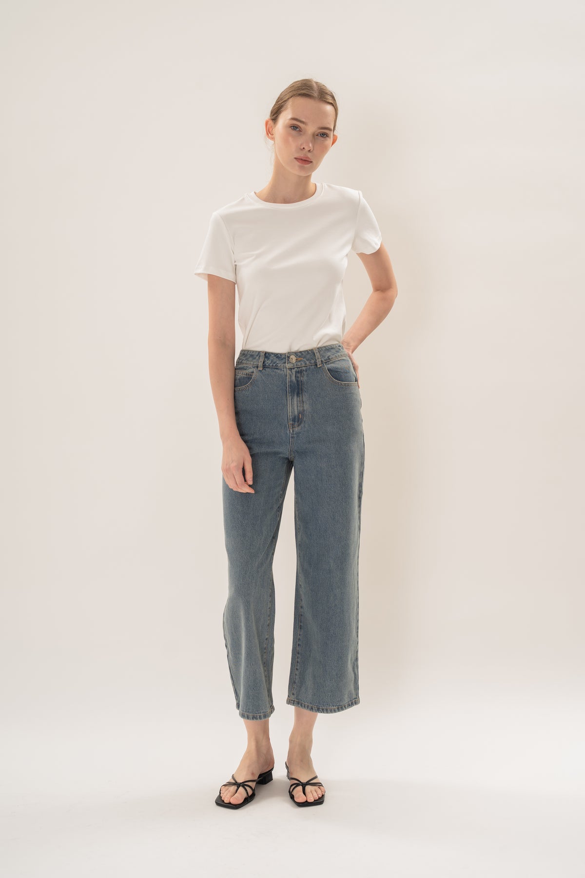 Petite Studios Classic Straight Cut Jeans in Blue Wash