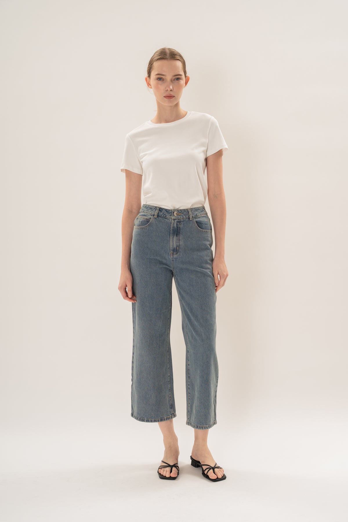 Petite Studios Classic Straight Cut Jeans in Blue Wash