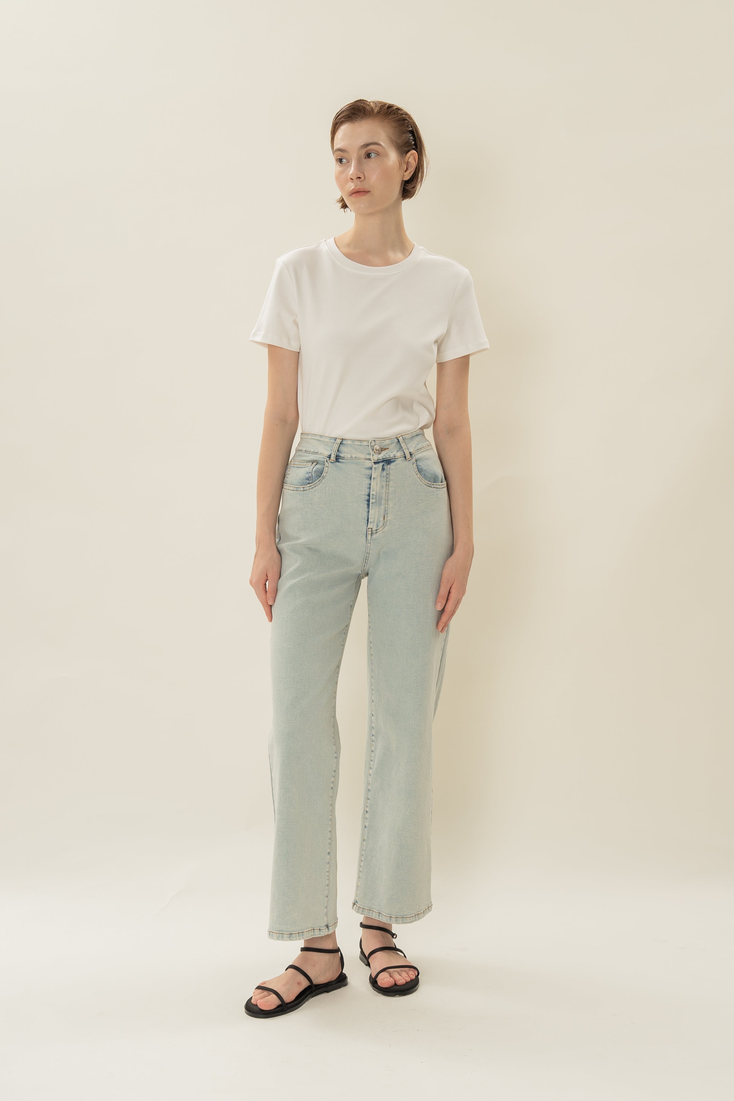 Studios Frayed Stretch Jeans in Light Wash