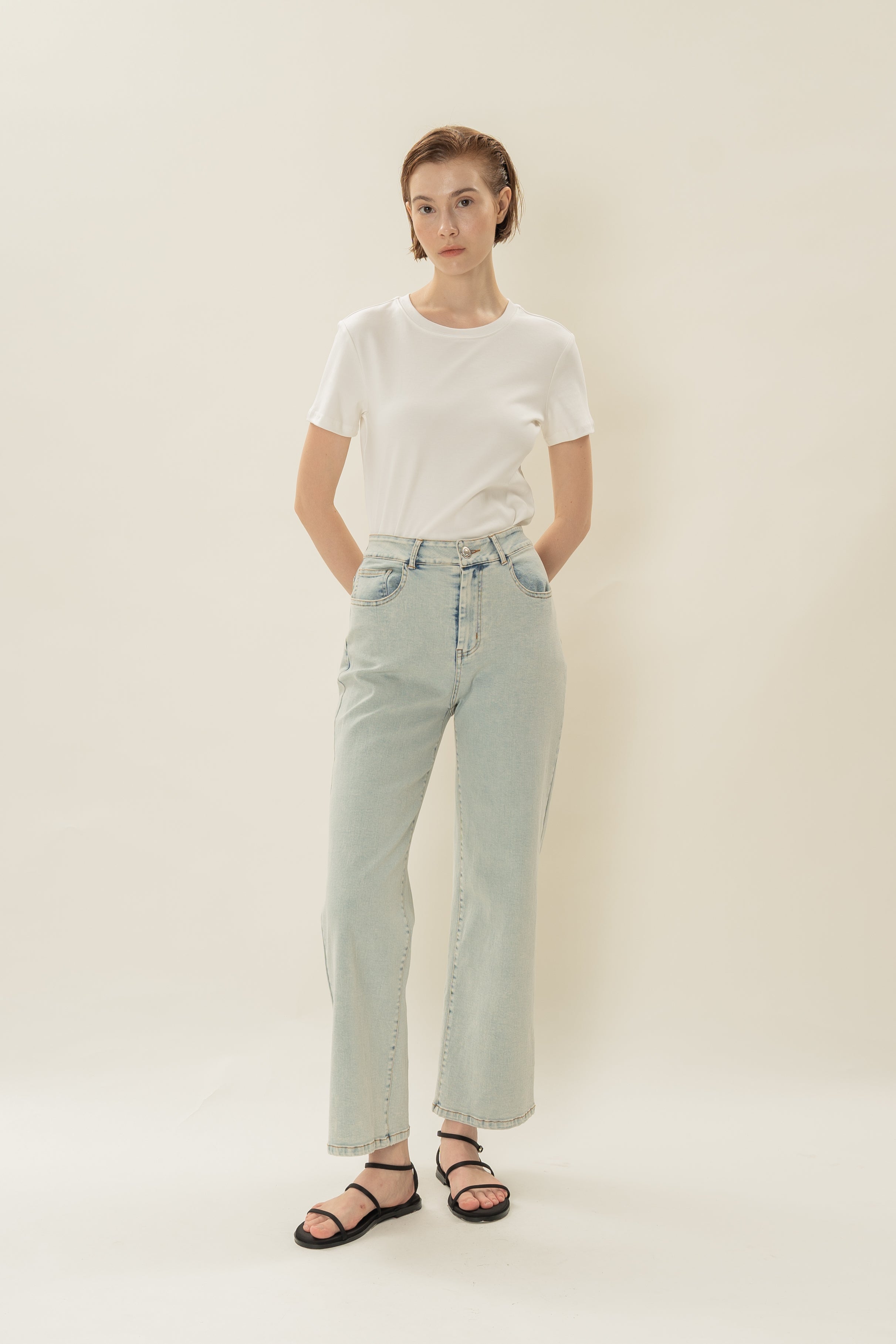 Studios Frayed Stretch Jeans in Light Wash