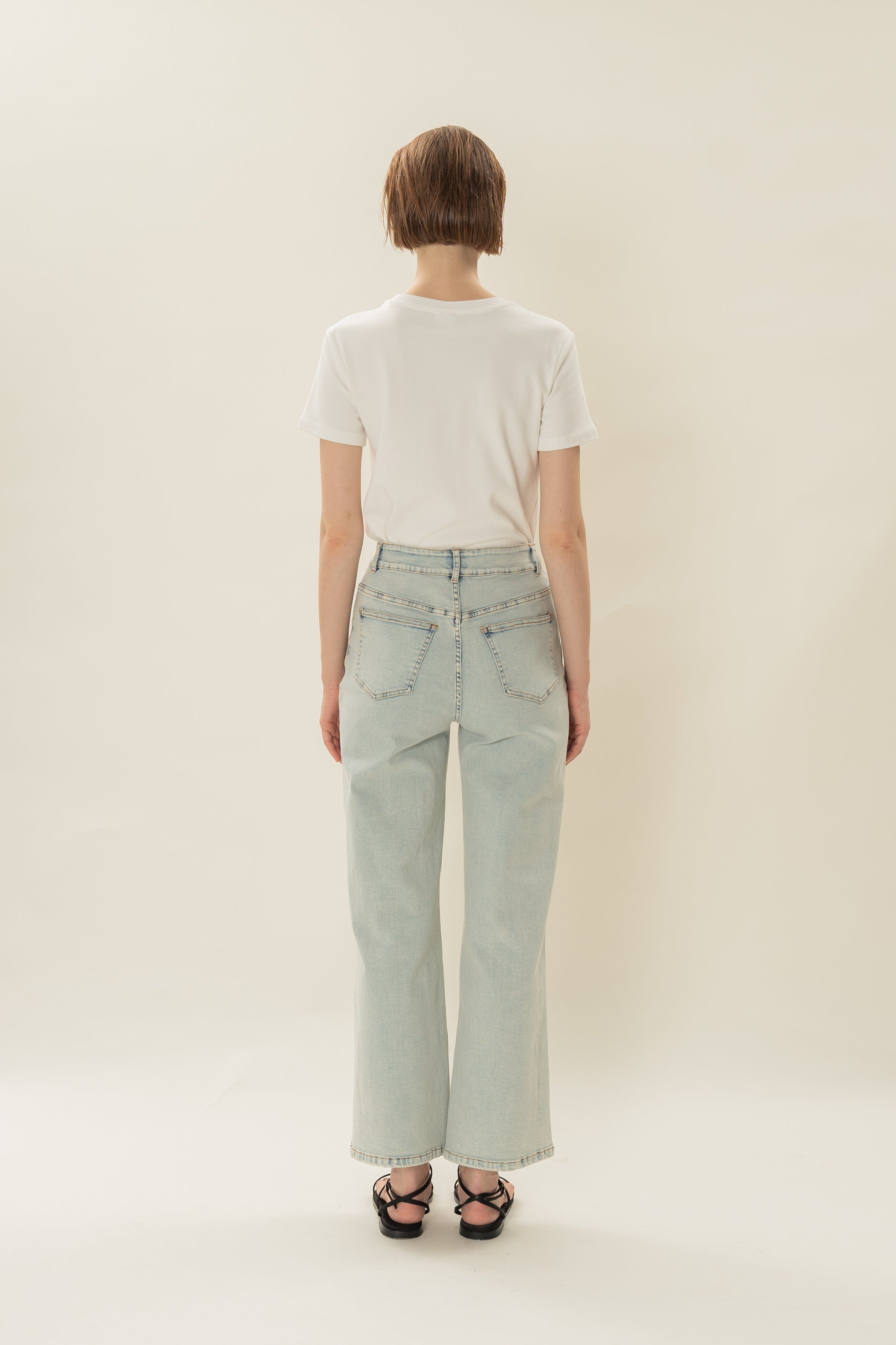 Studios Frayed Stretch Jeans in Light Wash