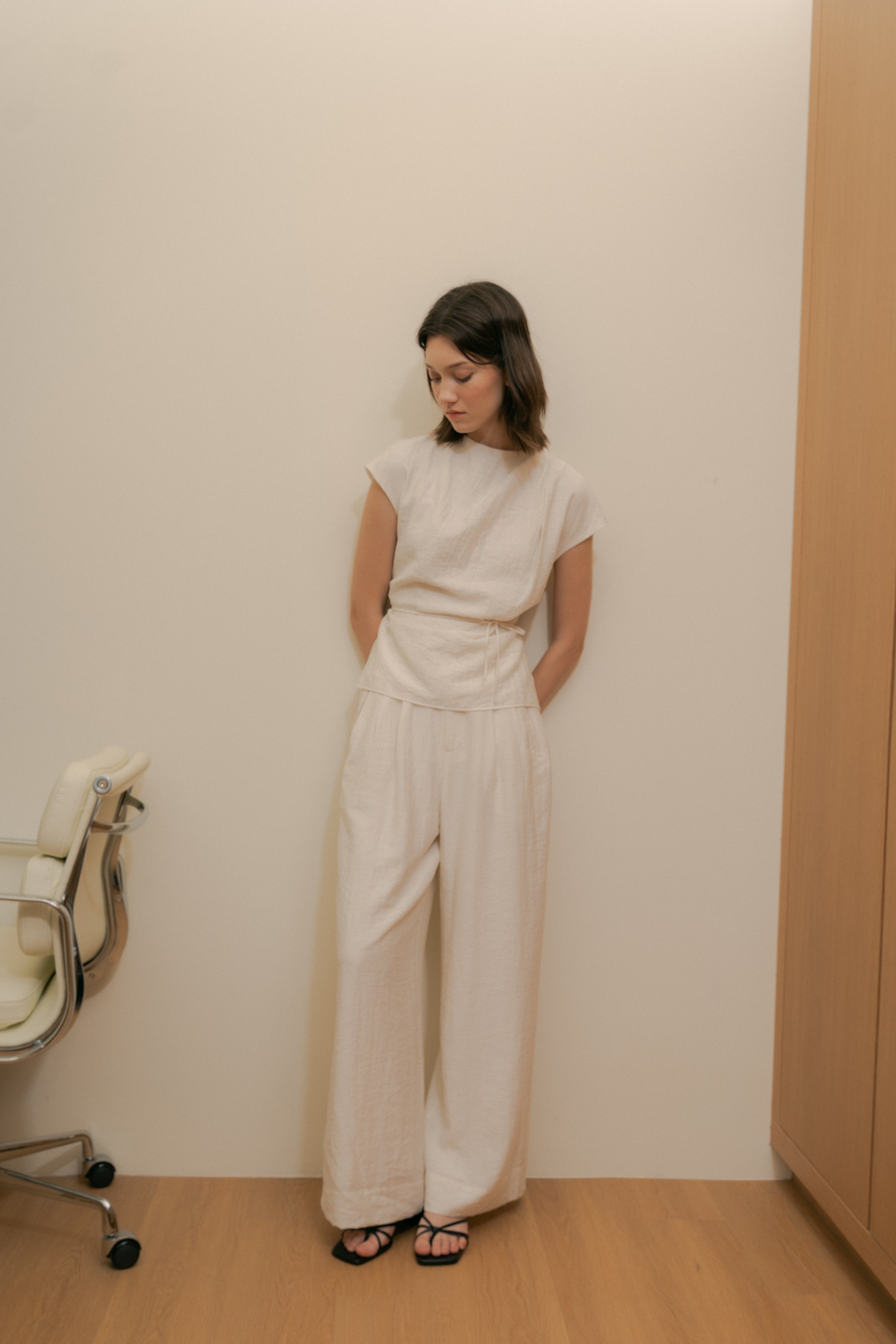 Relaxed Wide Leg Pants in Natural