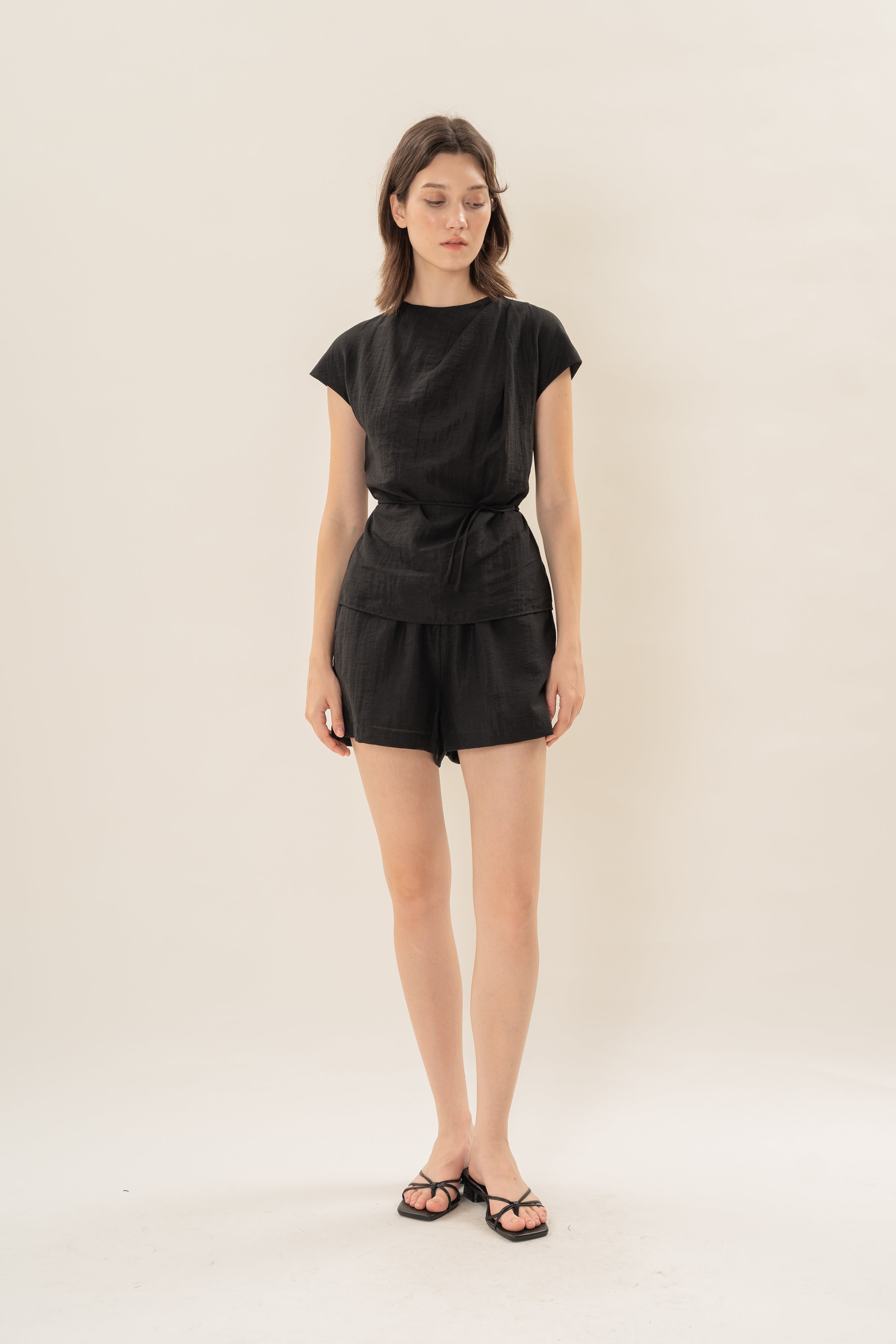 Relaxed Gathered Waist Shorts in Black