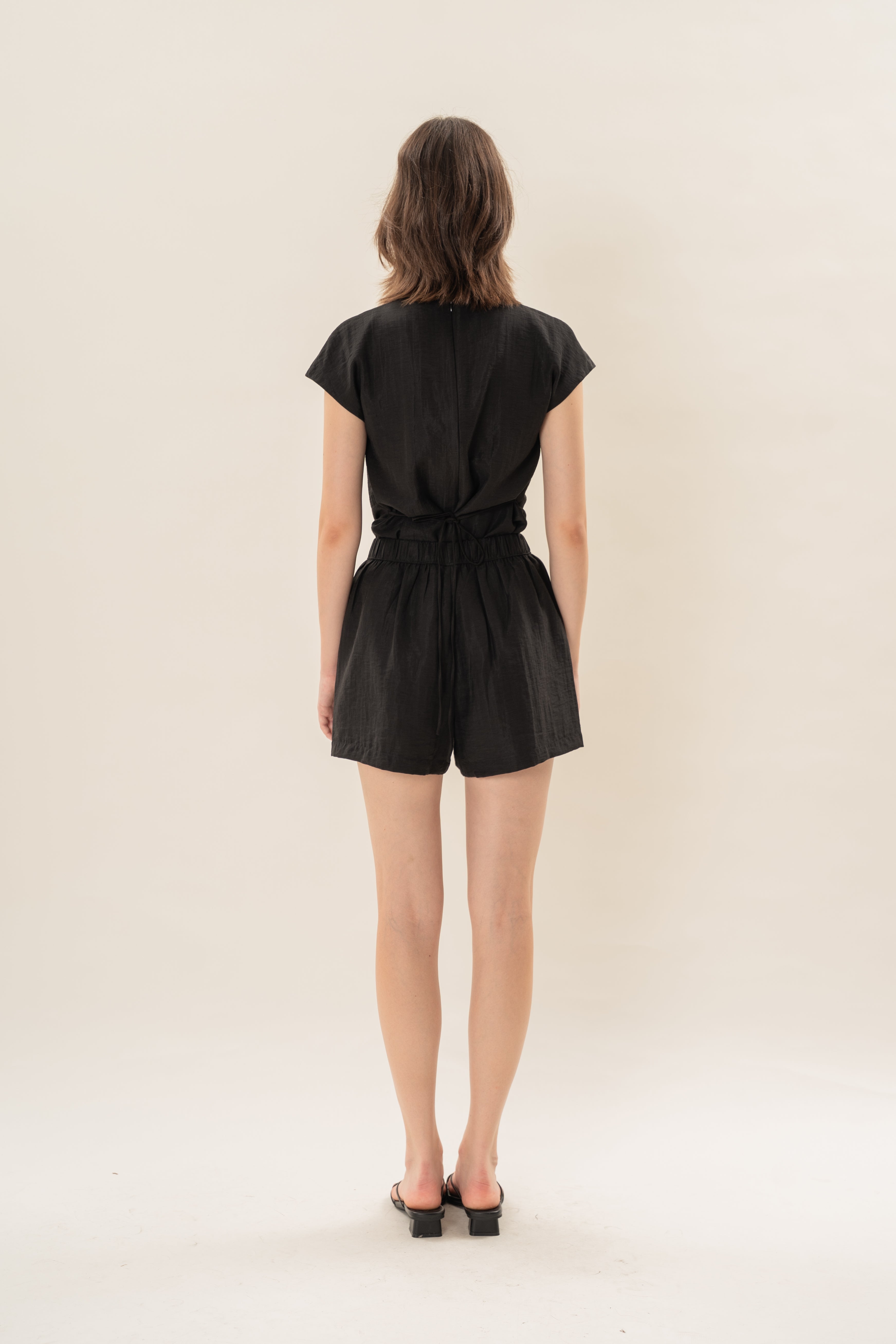 Relaxed Gathered Waist Shorts in Black