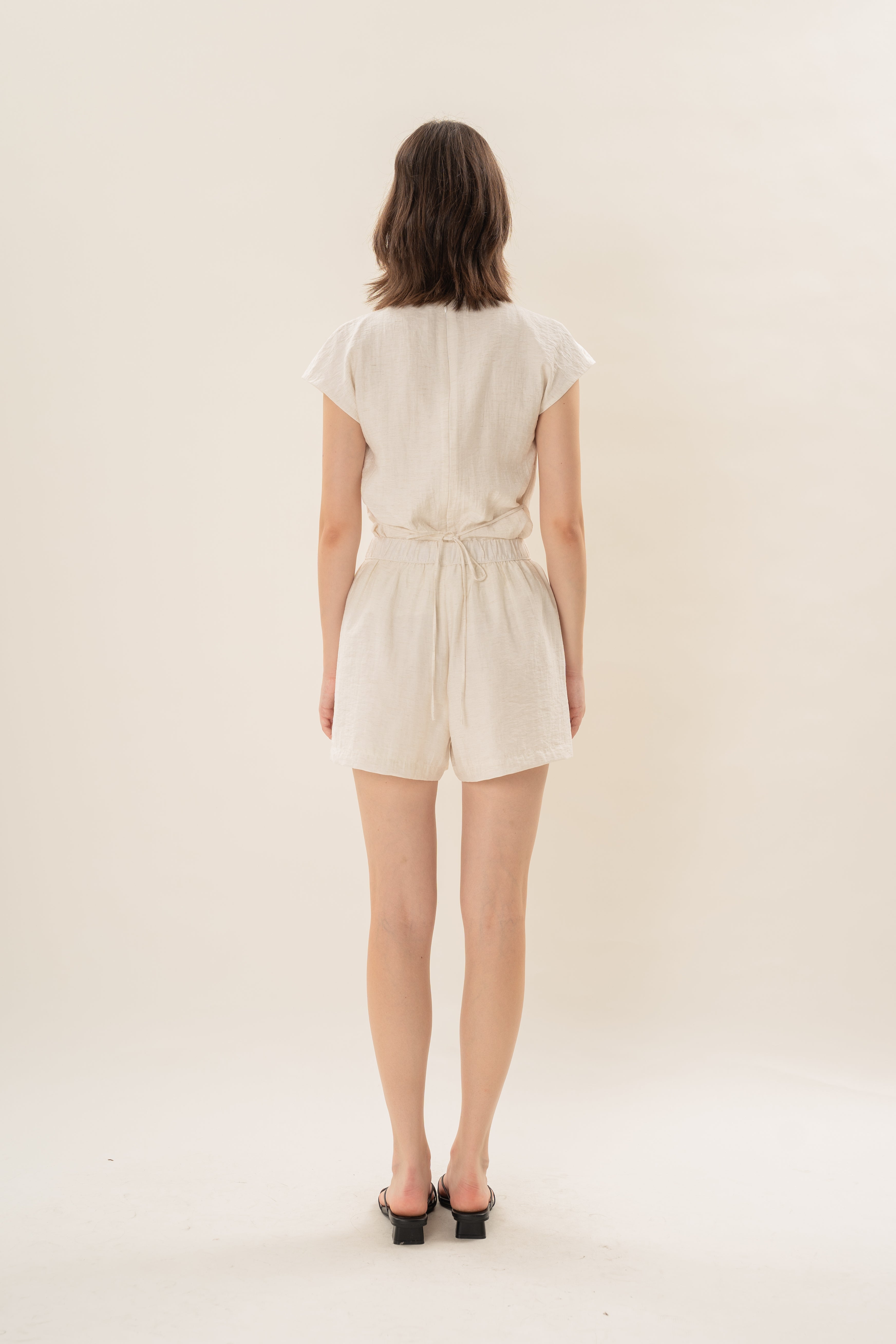 Relaxed Gathered Waist Shorts in Natural