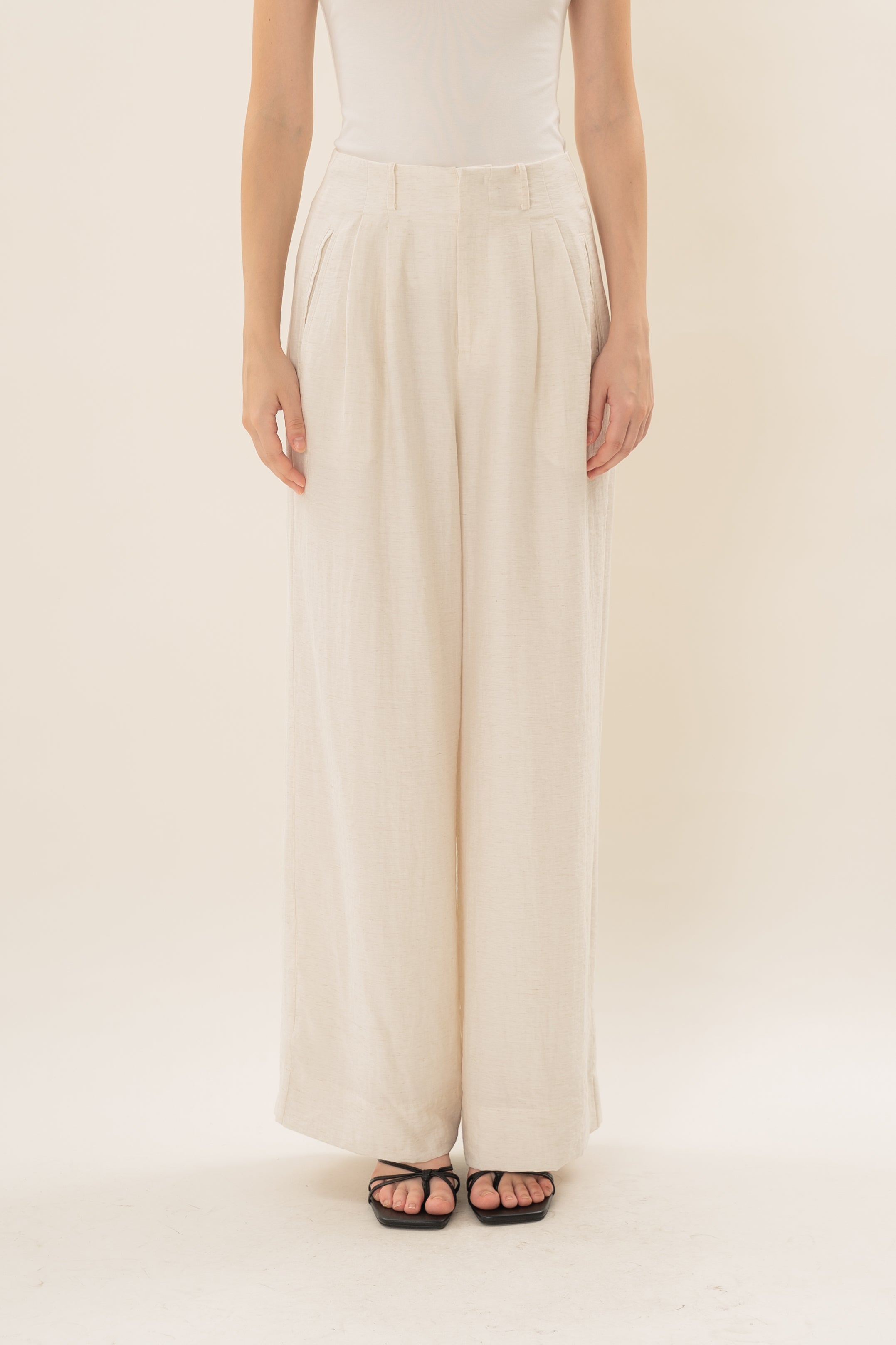 Relaxed Wide Leg Pants in Natural