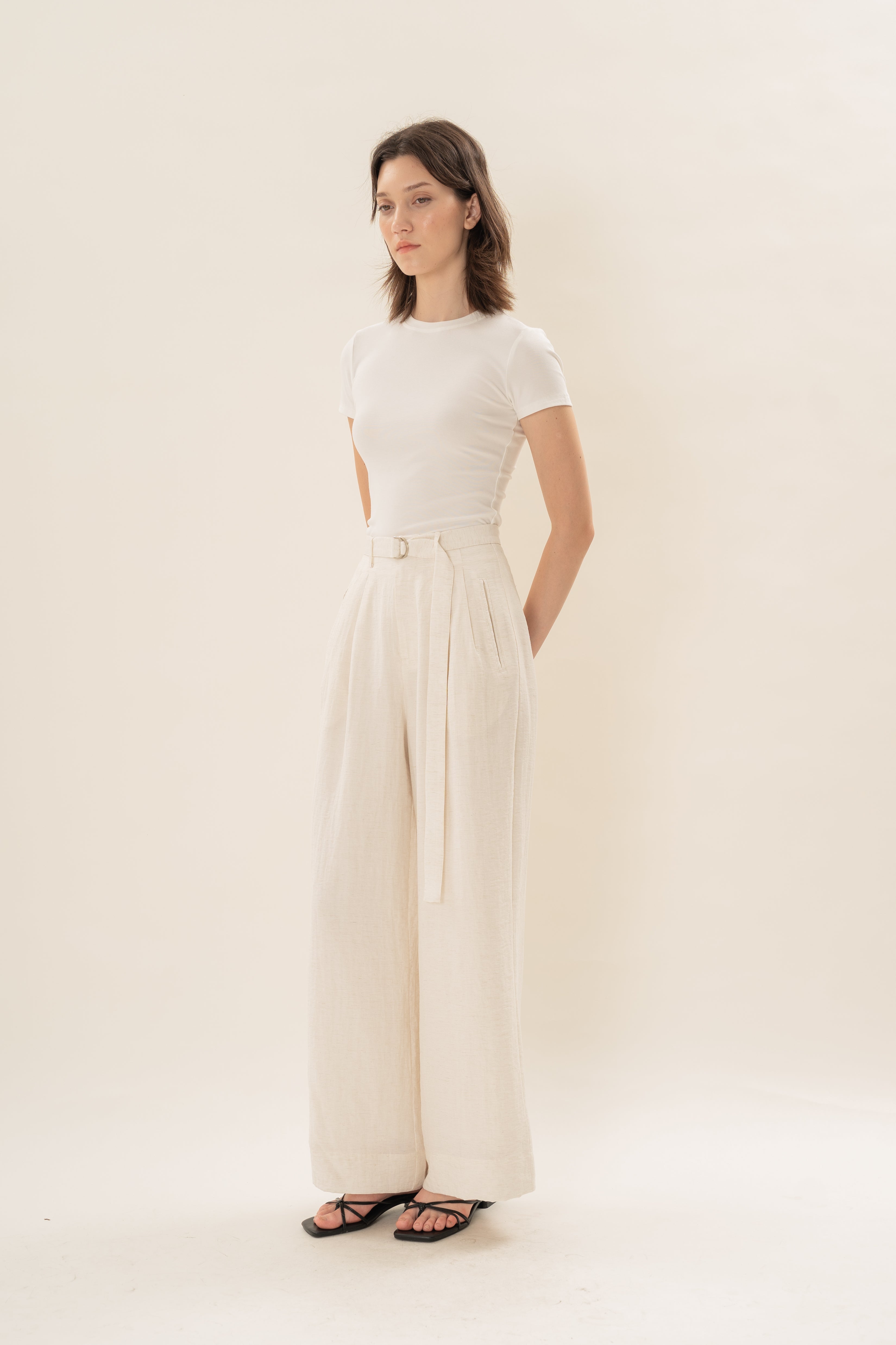 Relaxed Wide Leg Pants in Natural