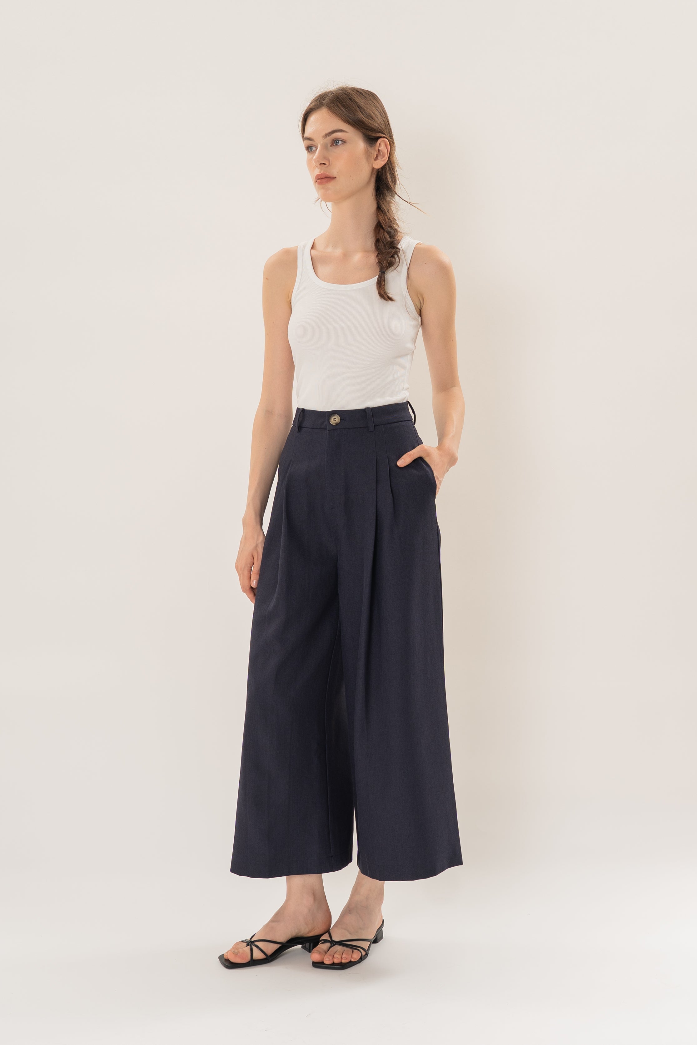 Petite Linear Pleat Wide-Leg Trousers in Dark Navy