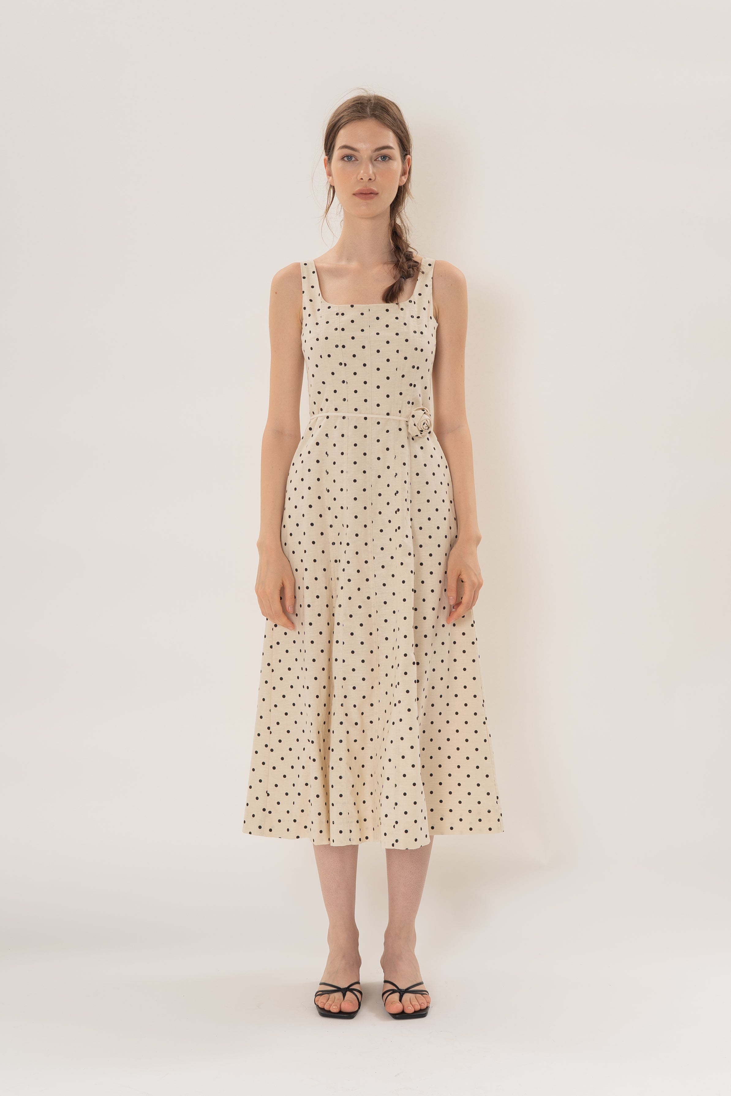Scoop Neck Midi Dress With Floral Sash in Noir Dot