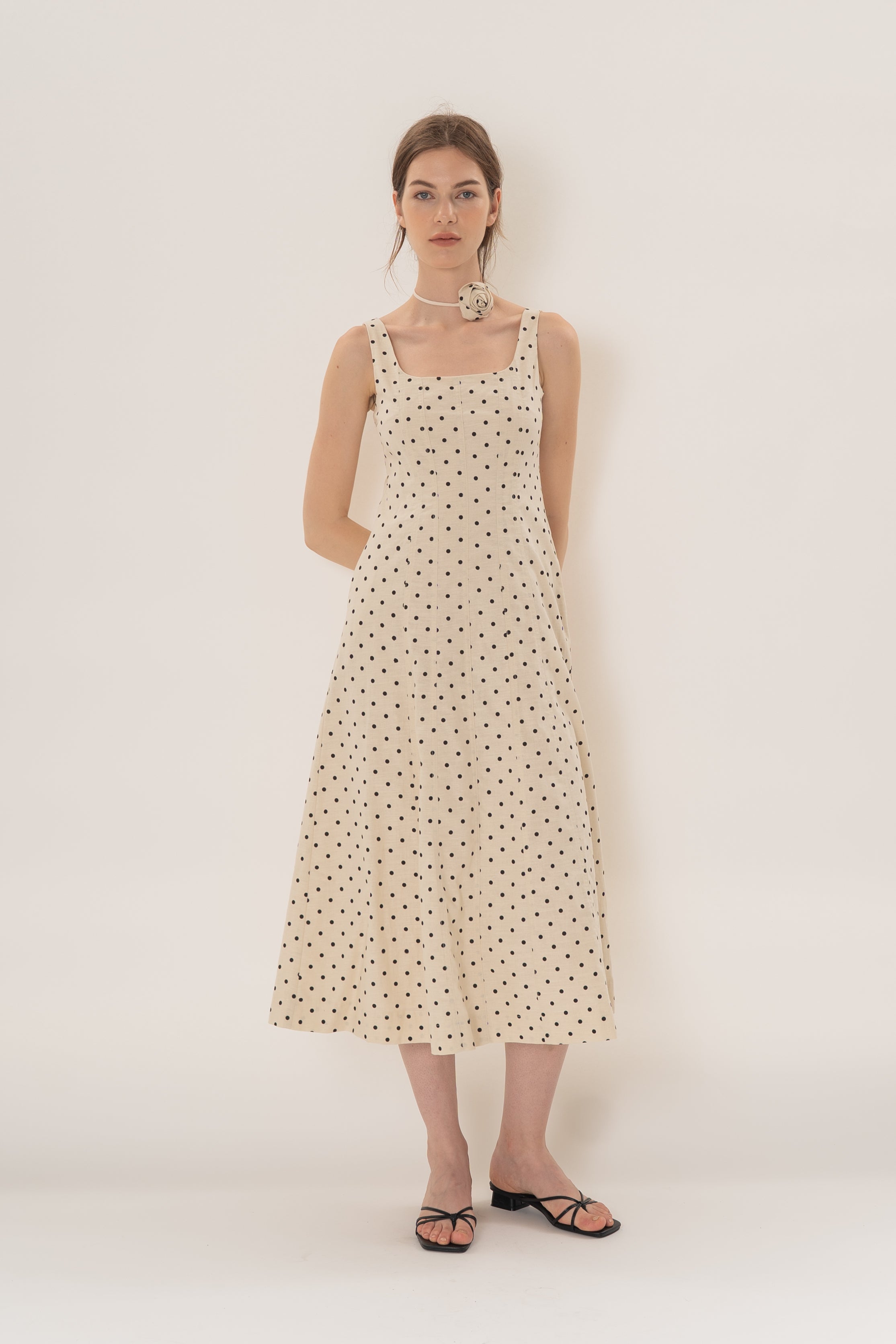 Scoop Neck Midi Dress With Floral Sash in Noir Dot