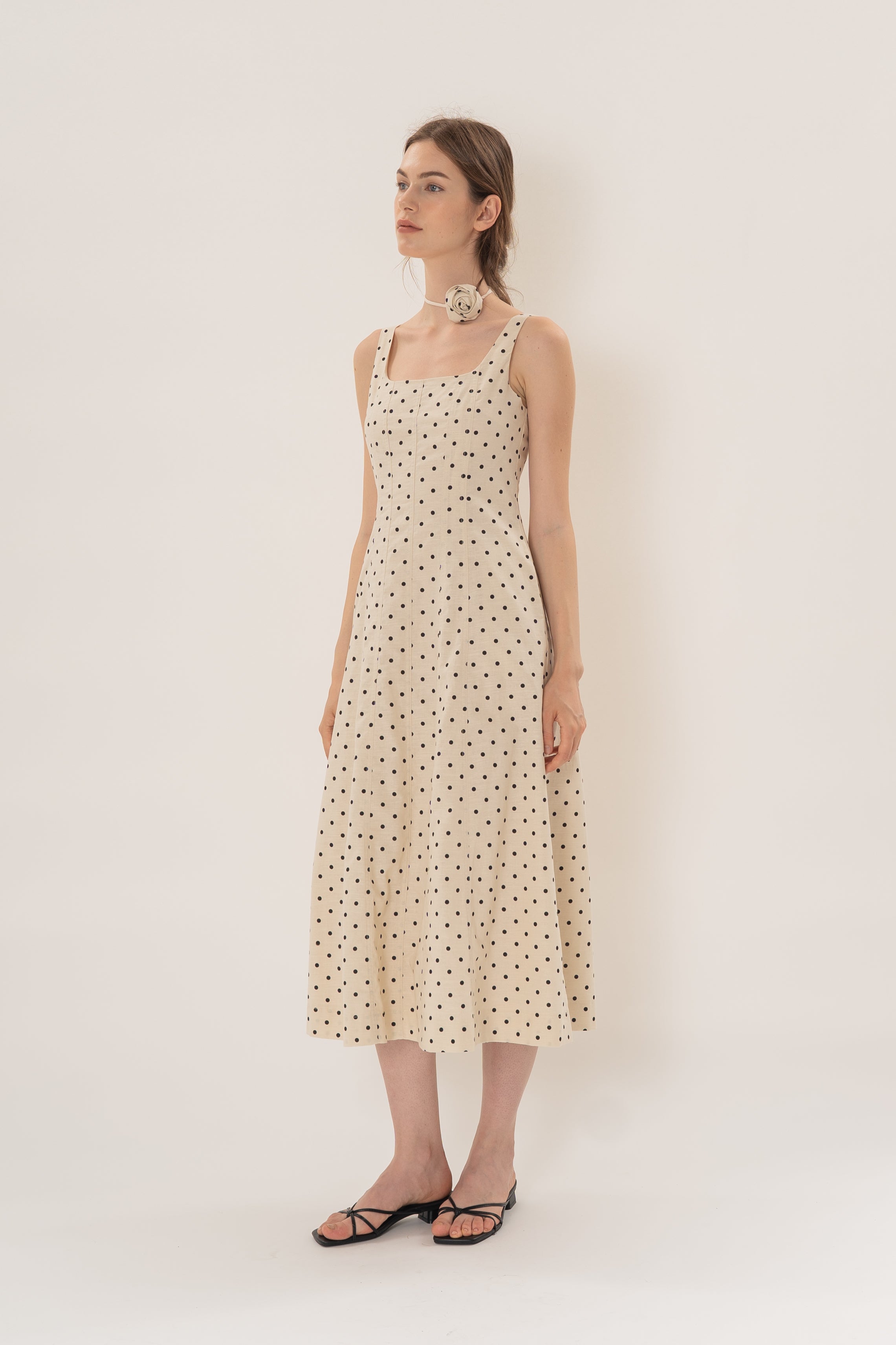 Scoop Neck Midi Dress With Floral Sash in Noir Dot