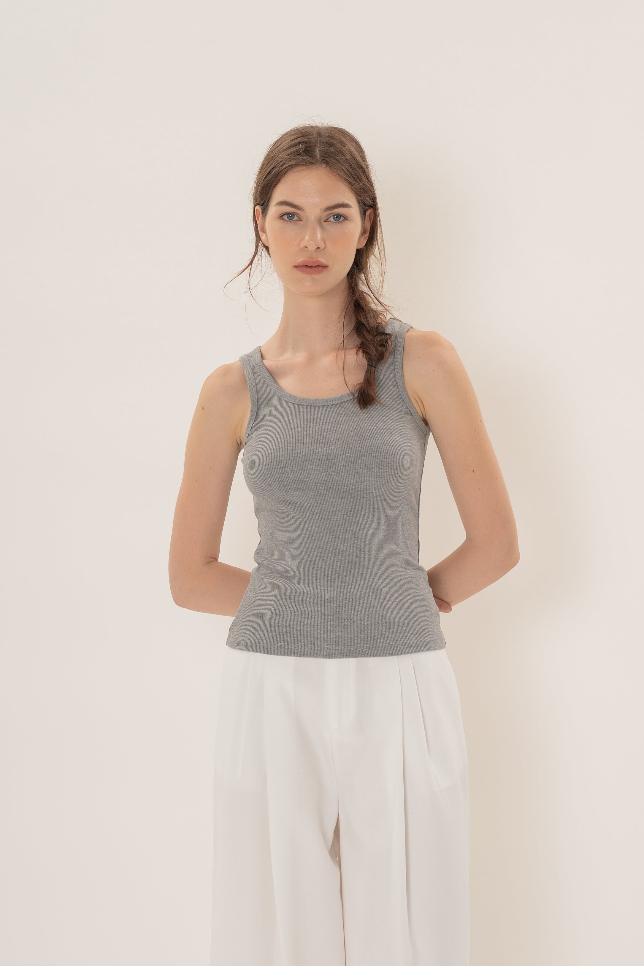 Scoop Neck Tank Top in Heather Grey