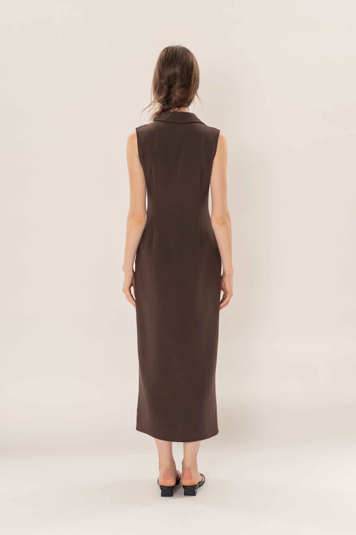 Collared Sleeveless Column Dress in Umber