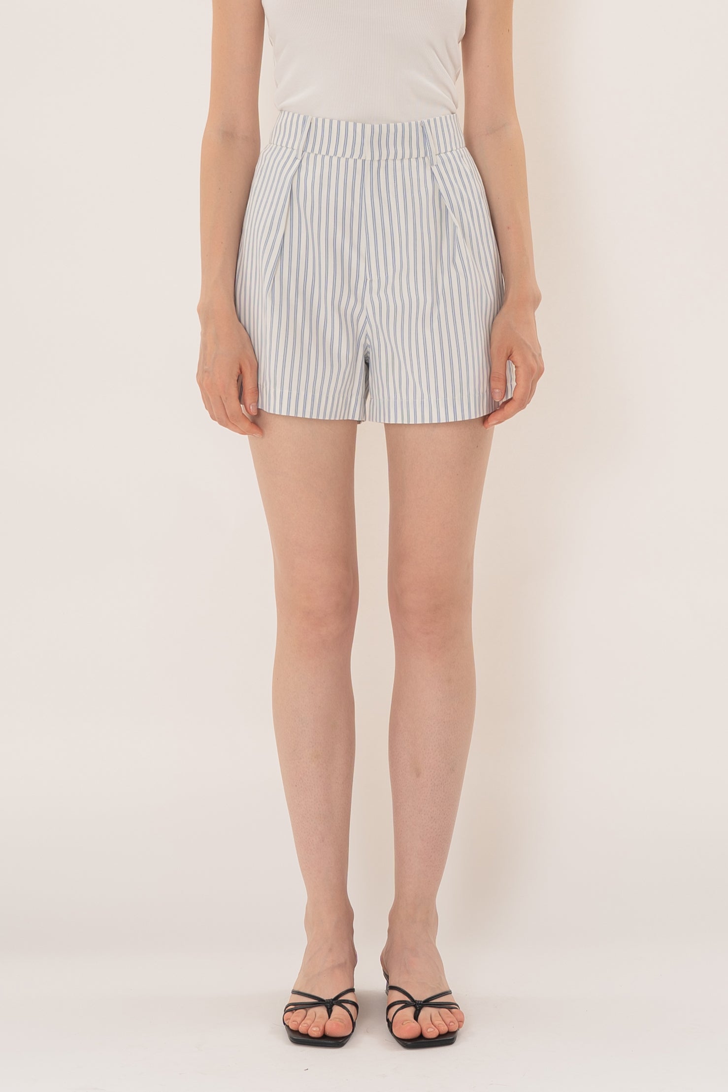 Pleated Shorts in Coast Blue Stripe