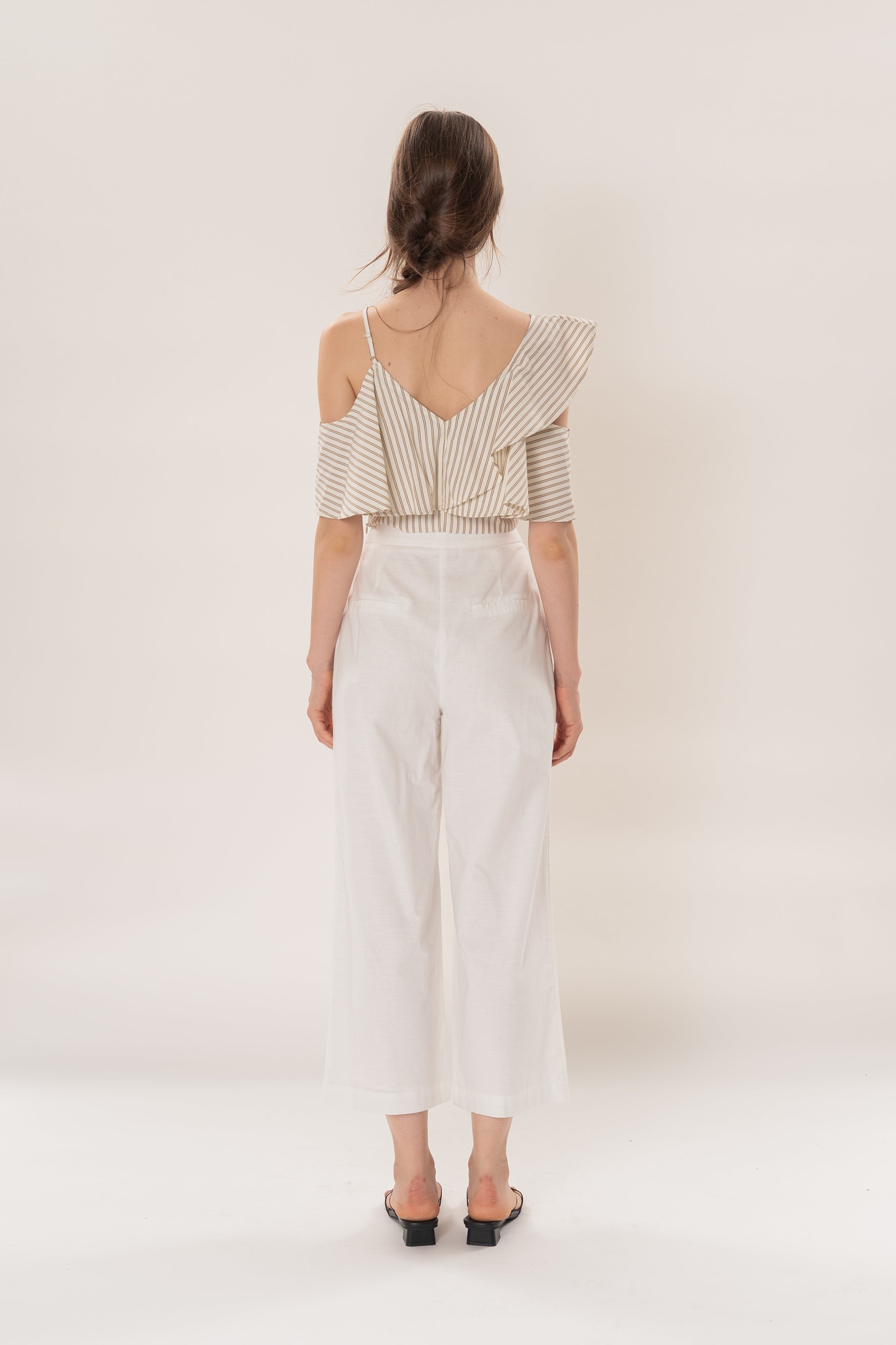 Petite Textured Linen Pleated Trousers in White