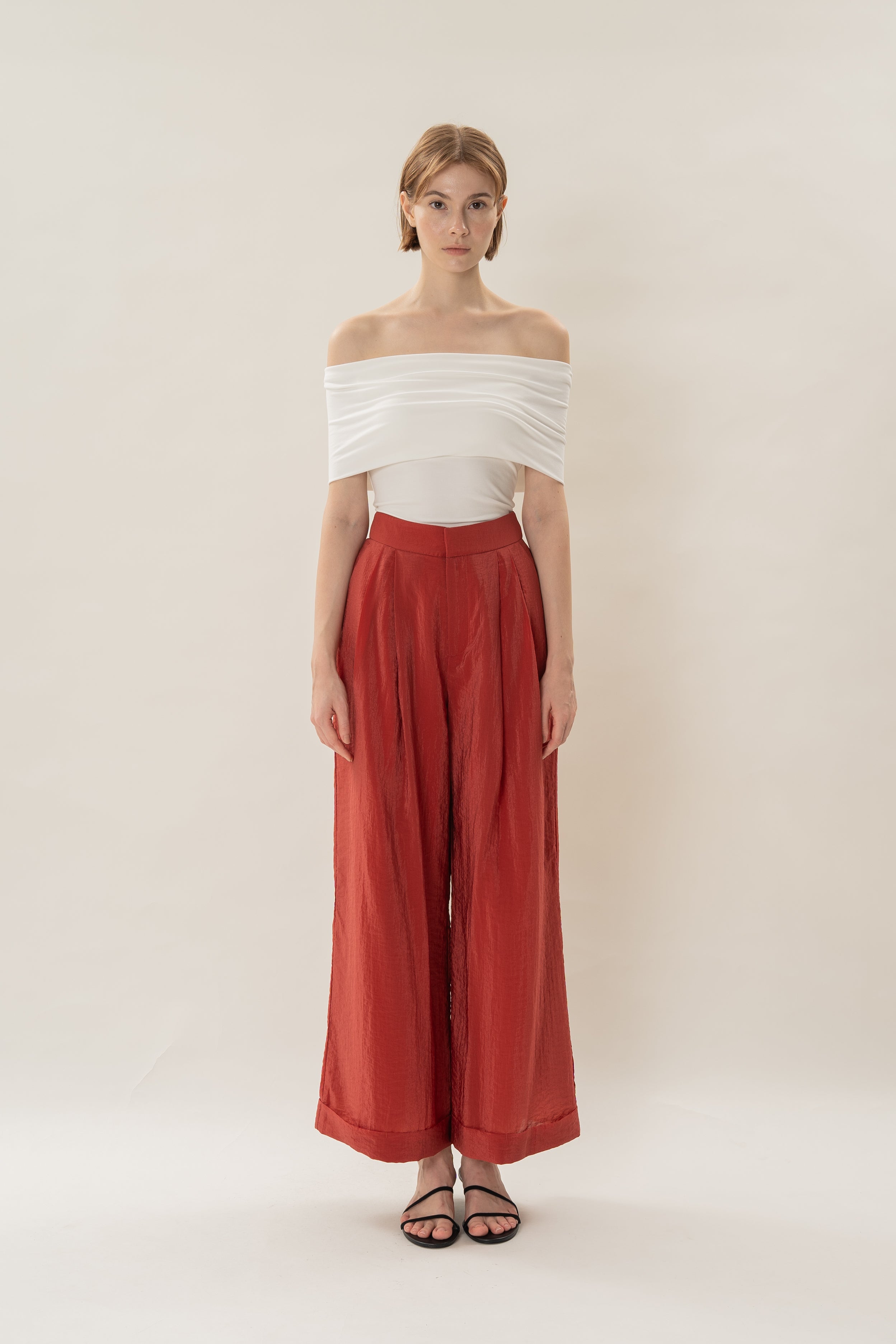 Wide-Leg Pleated Pants in Red