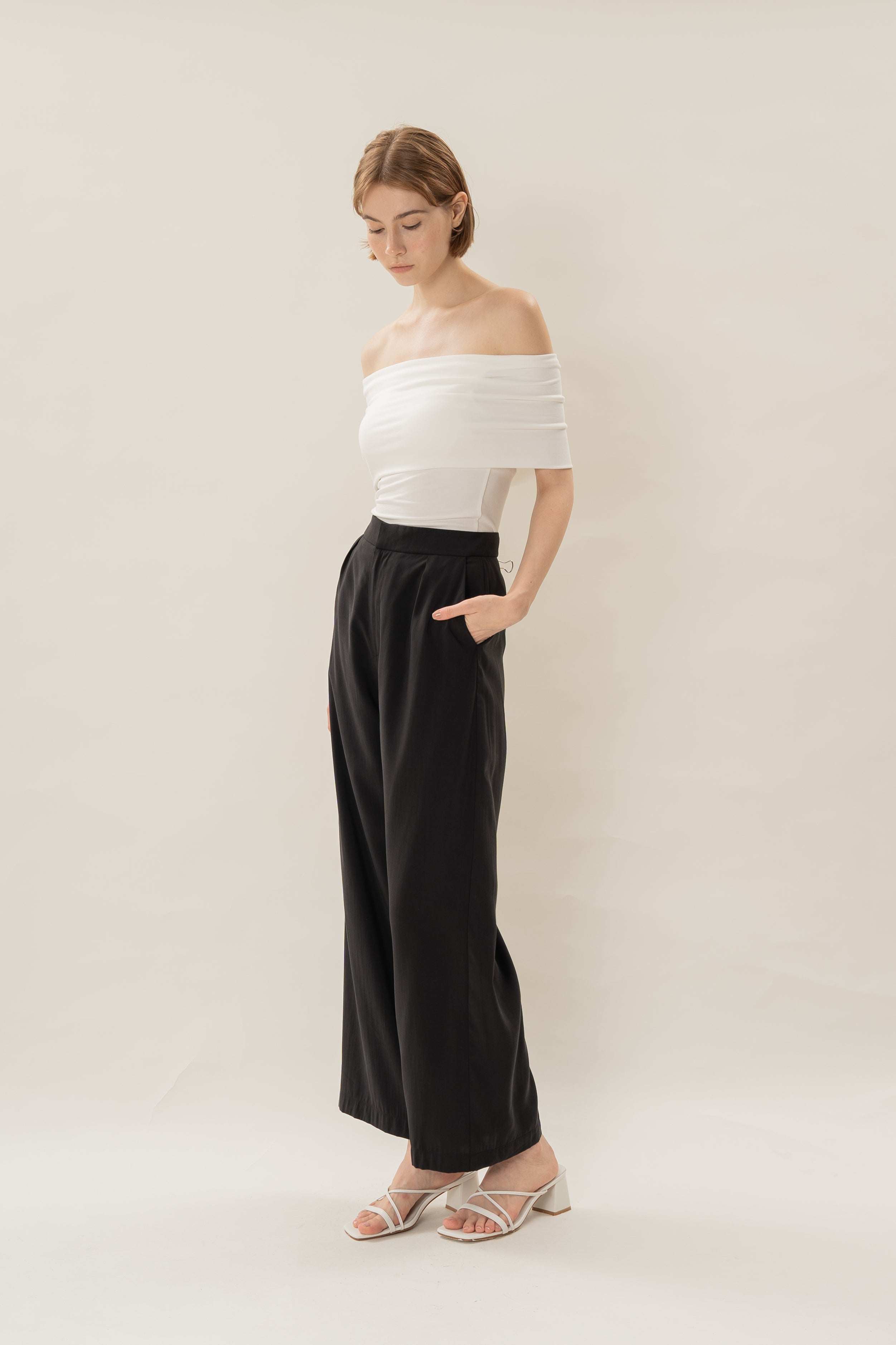 Classic Pleated Trousers in Black