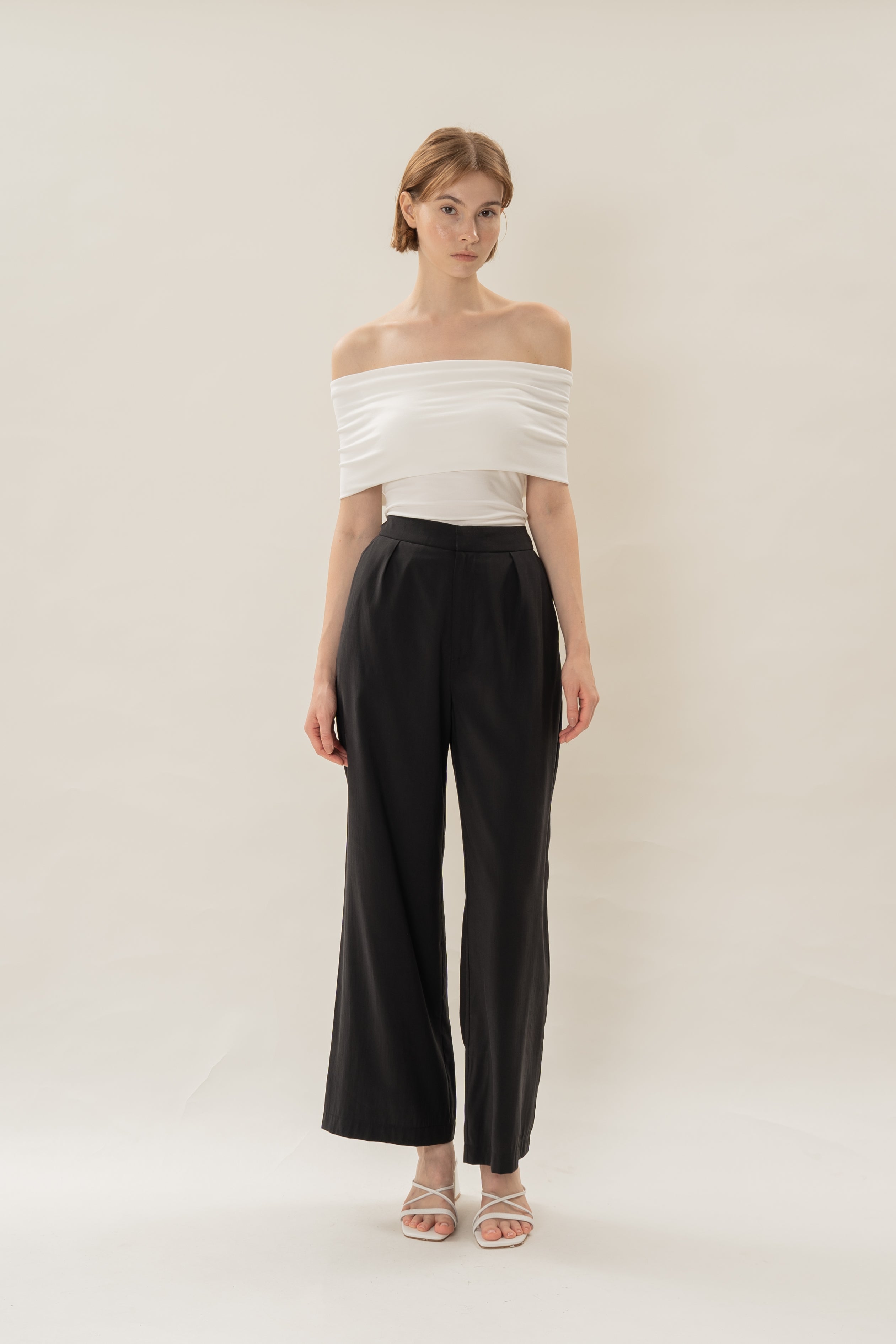 Classic Pleated Trousers in Black