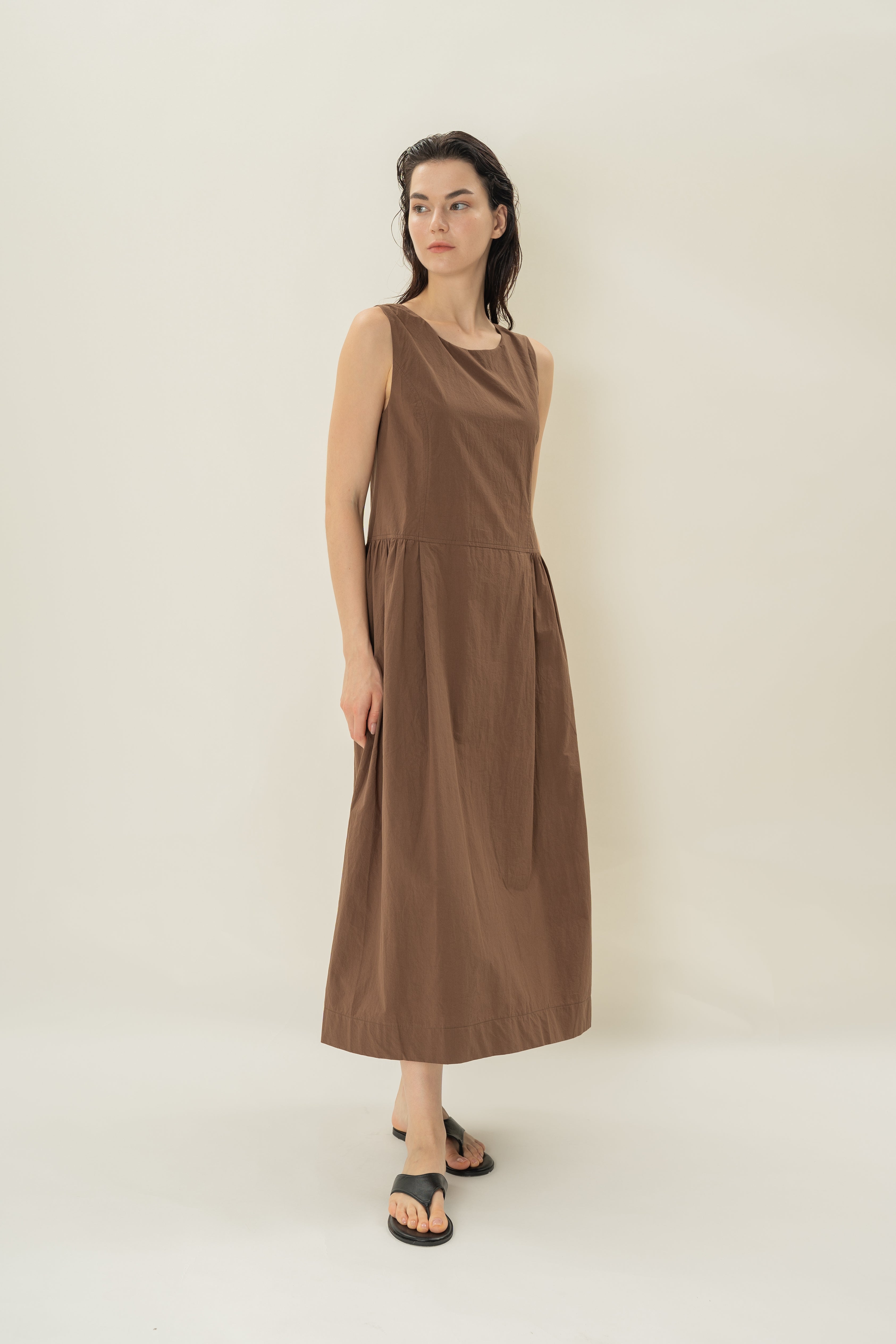 Cotton Poplin Sleeveless Dress in Toffee