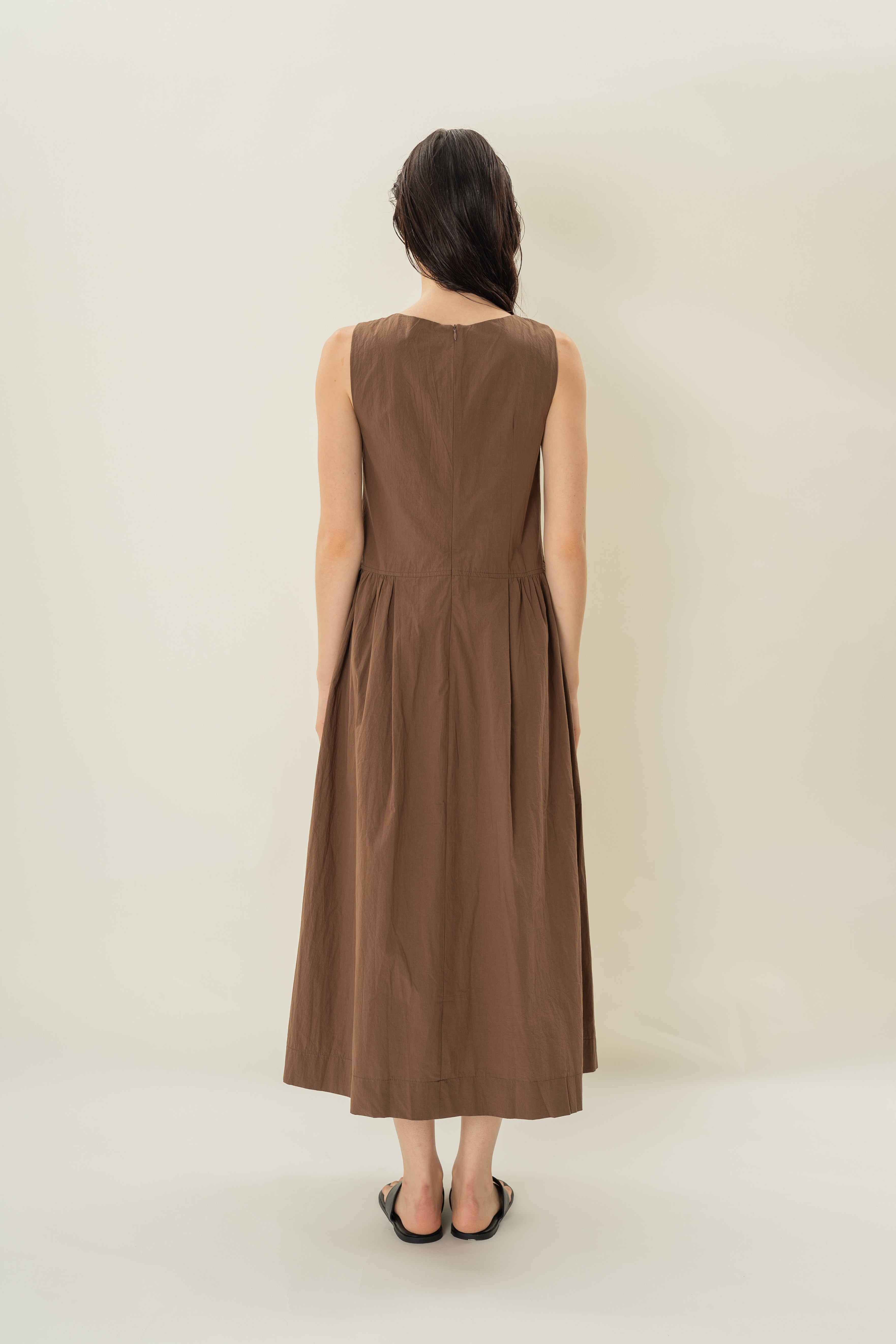 Cotton Poplin Sleeveless Dress in Toffee