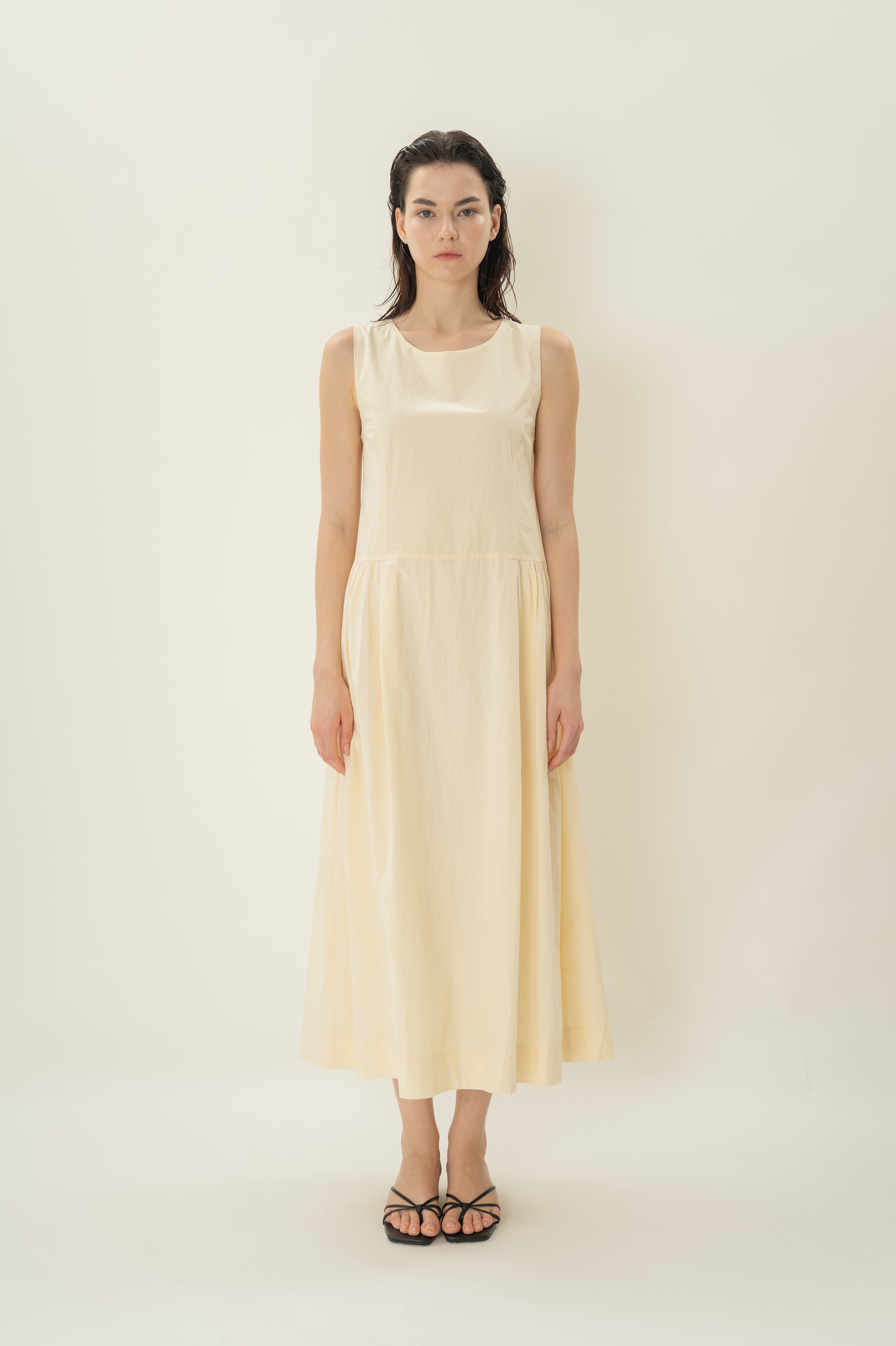 Cotton Poplin Sleeveless Dress in Eggnog