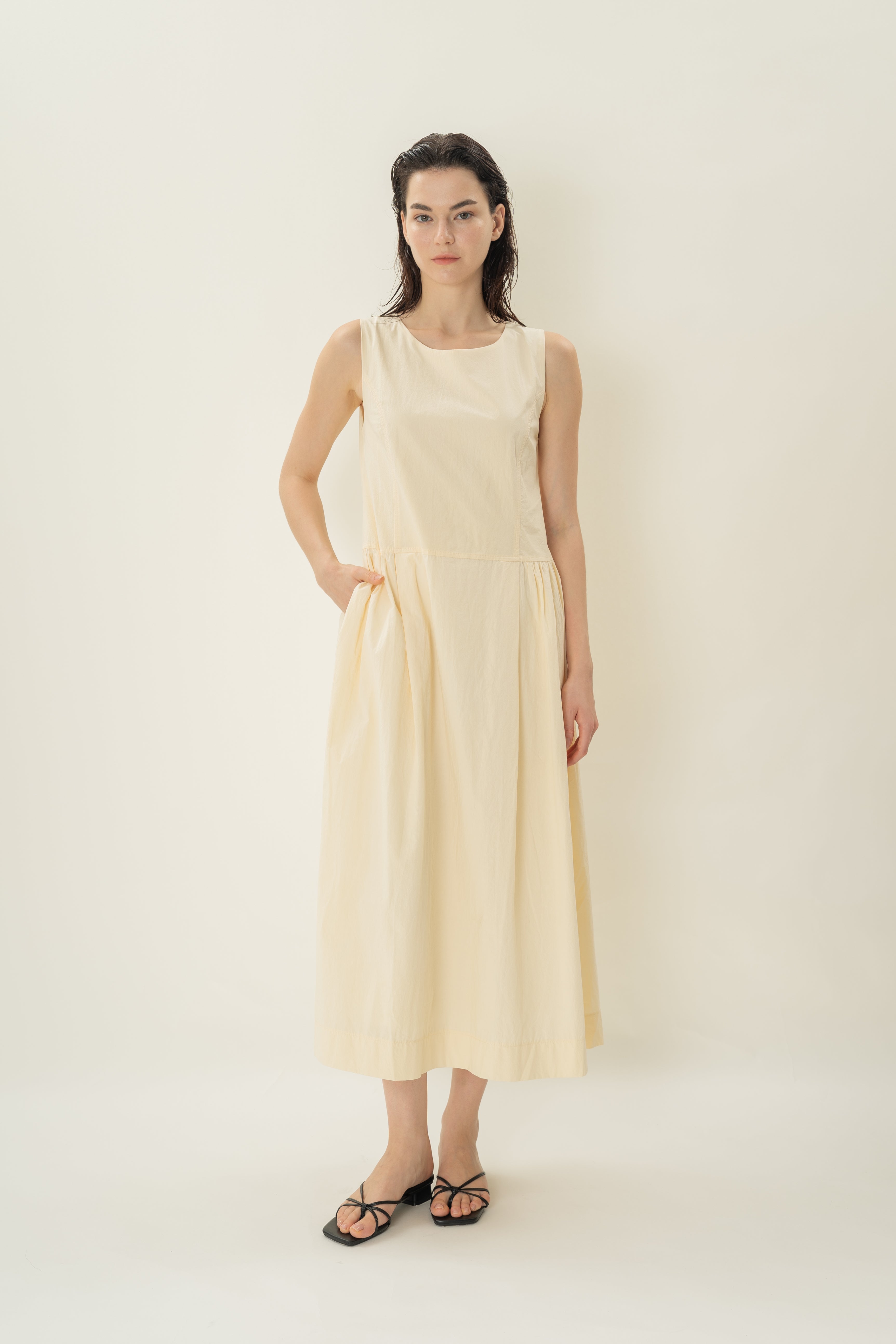 Cotton Poplin Sleeveless Dress in Eggnog