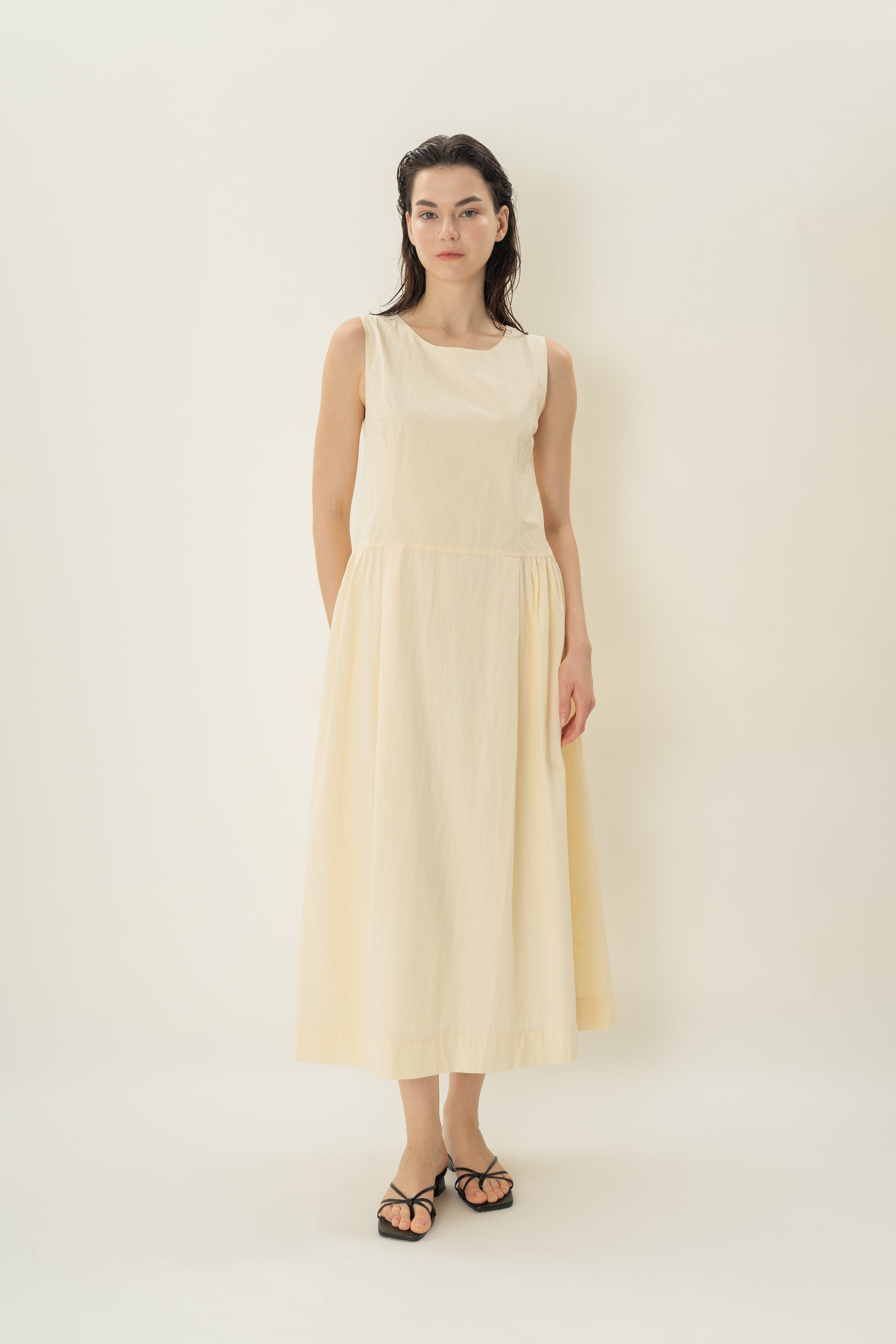 Cotton Poplin Sleeveless Dress in Eggnog